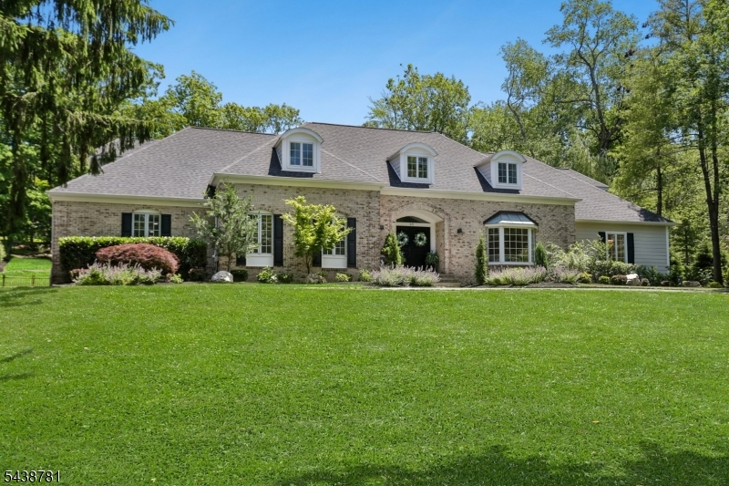 60 Nottingham Dr