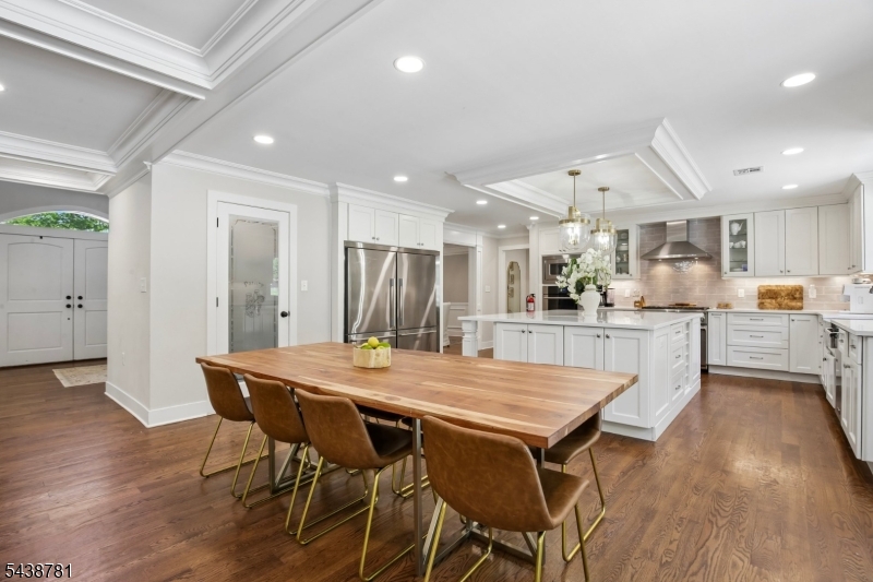 60 Nottingham Dr