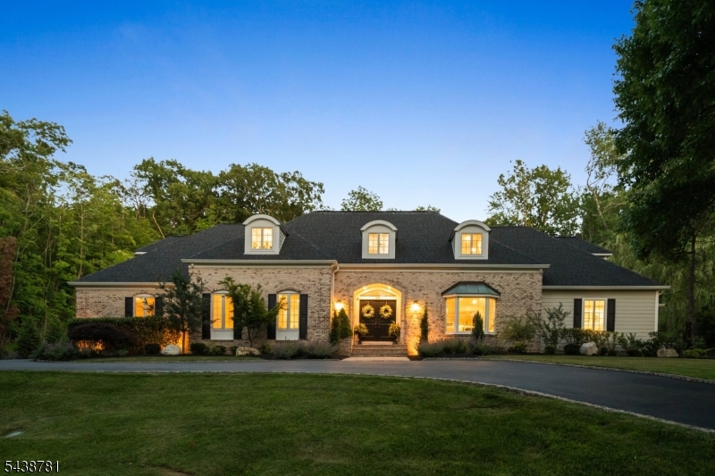 60 Nottingham Dr