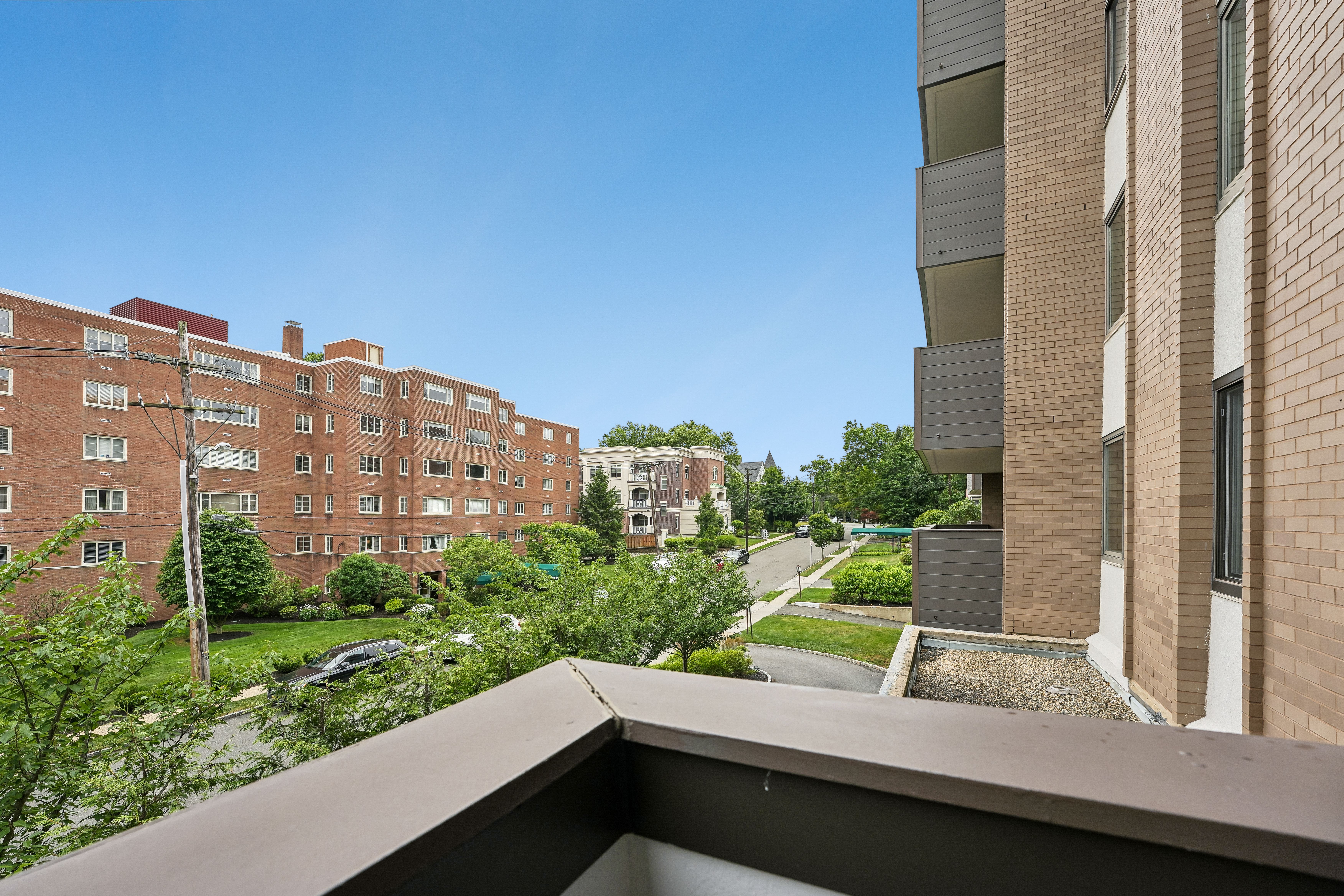 1 Euclid Avenue, #2E 