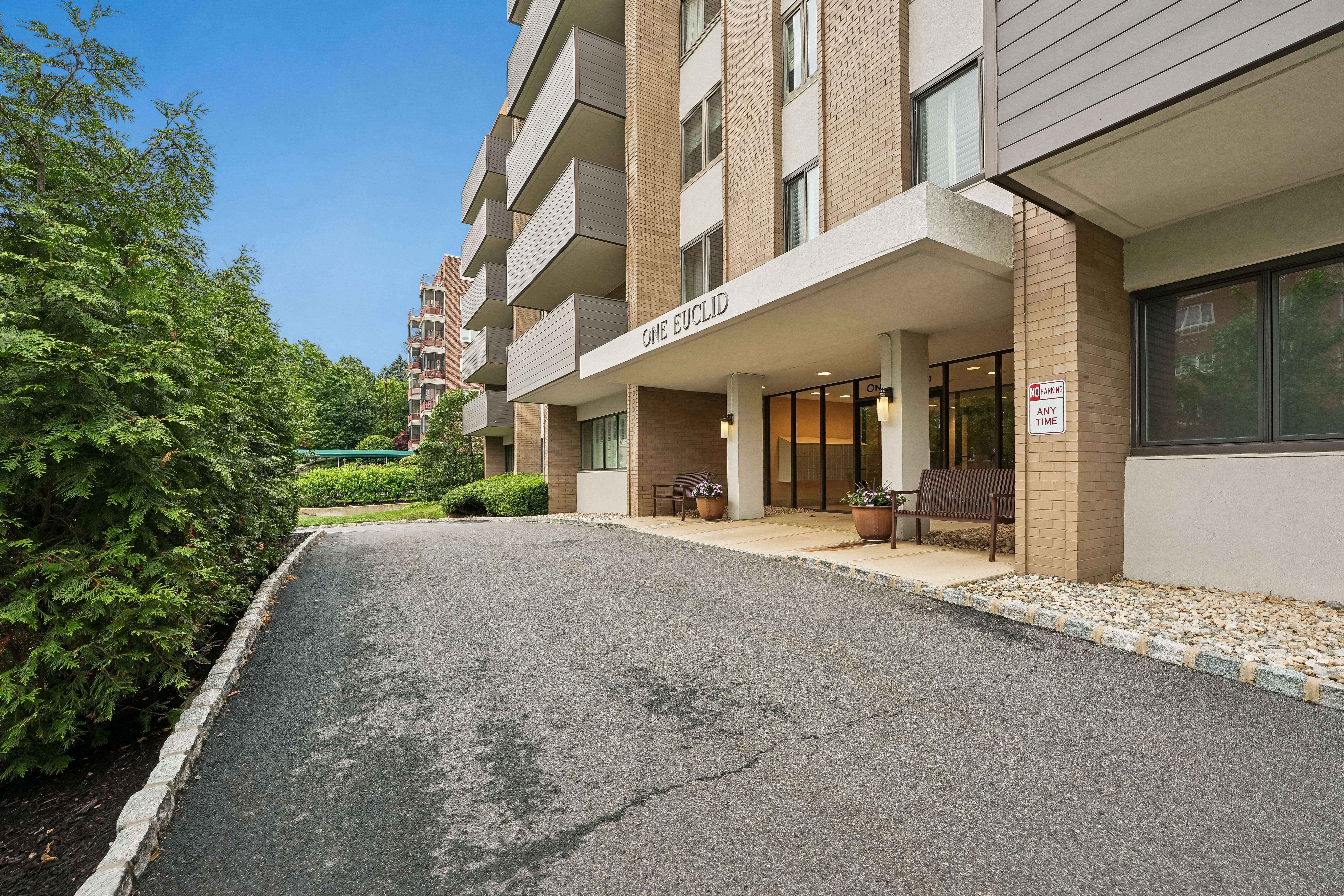 1 Euclid Avenue, #2E 