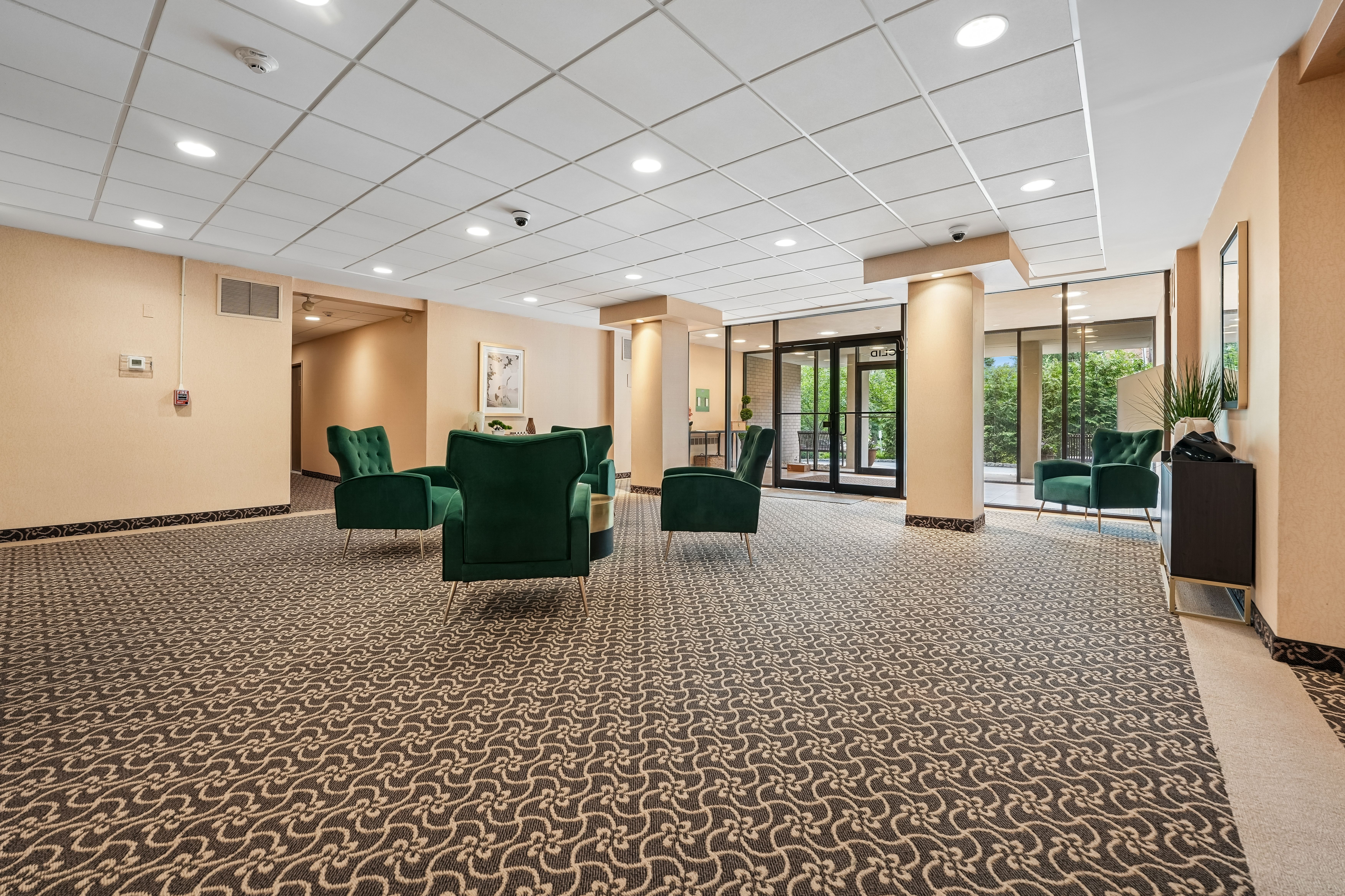 1 Euclid Avenue, #2E 