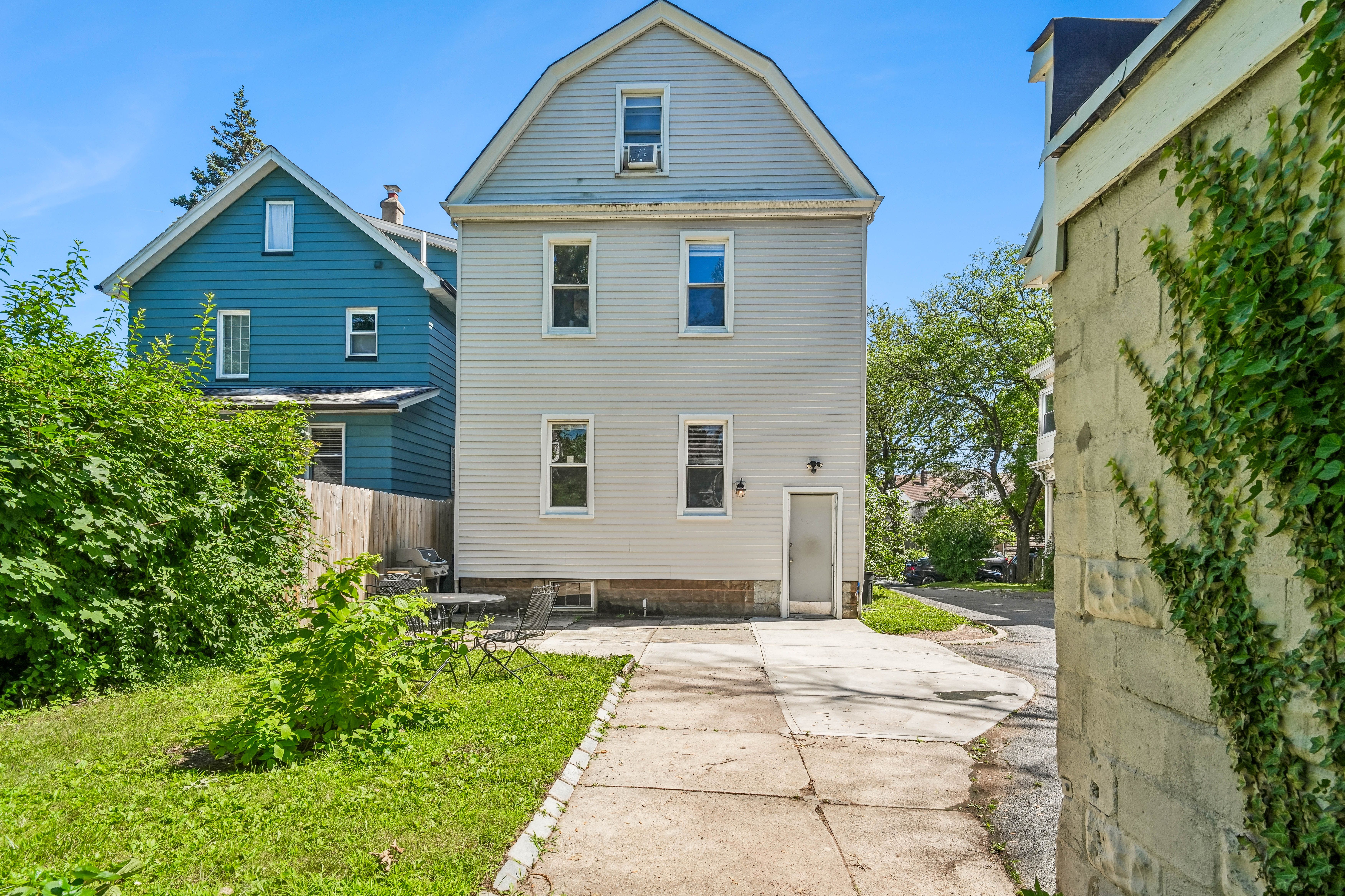 24 Franklin Avenue 