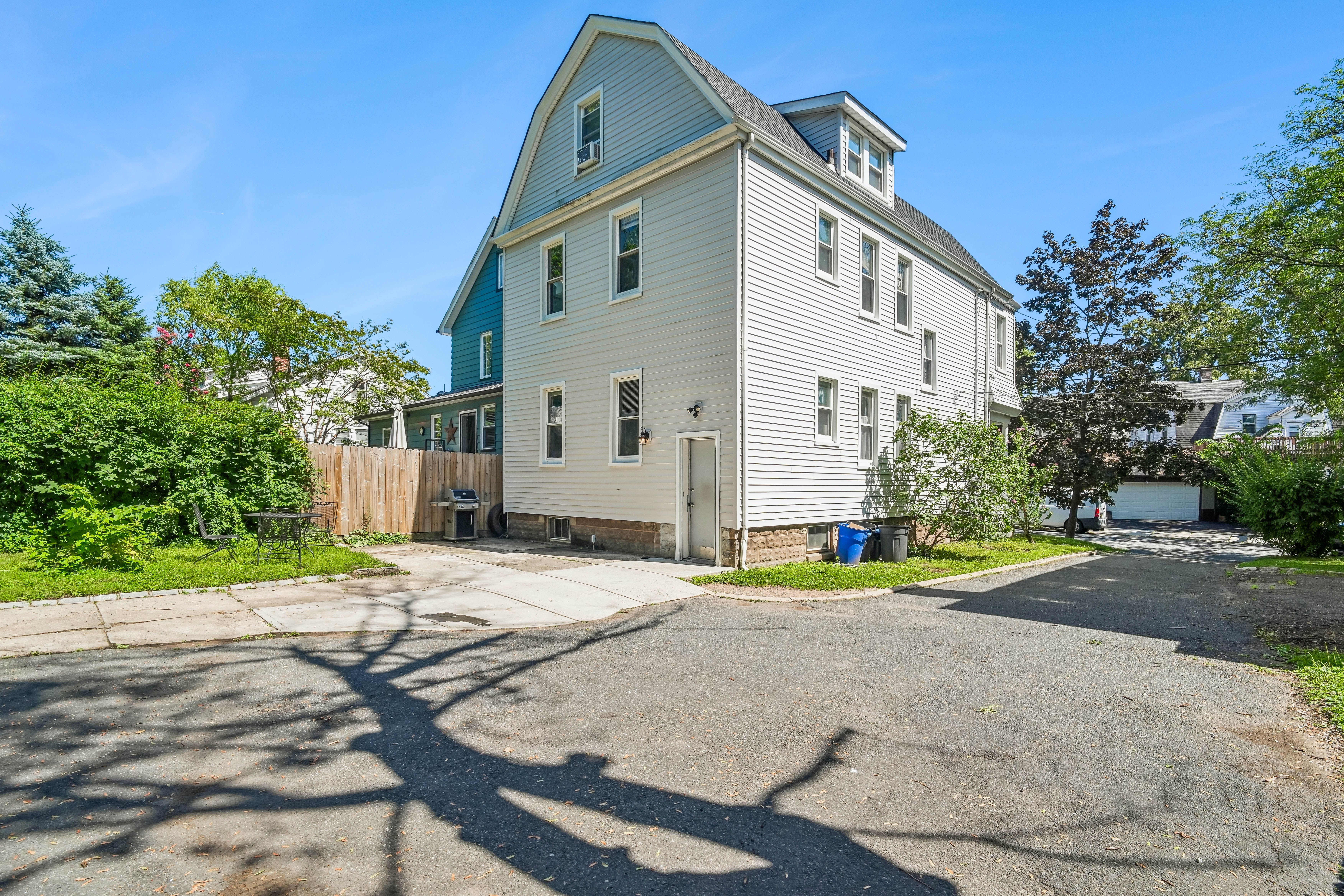 24 Franklin Avenue 