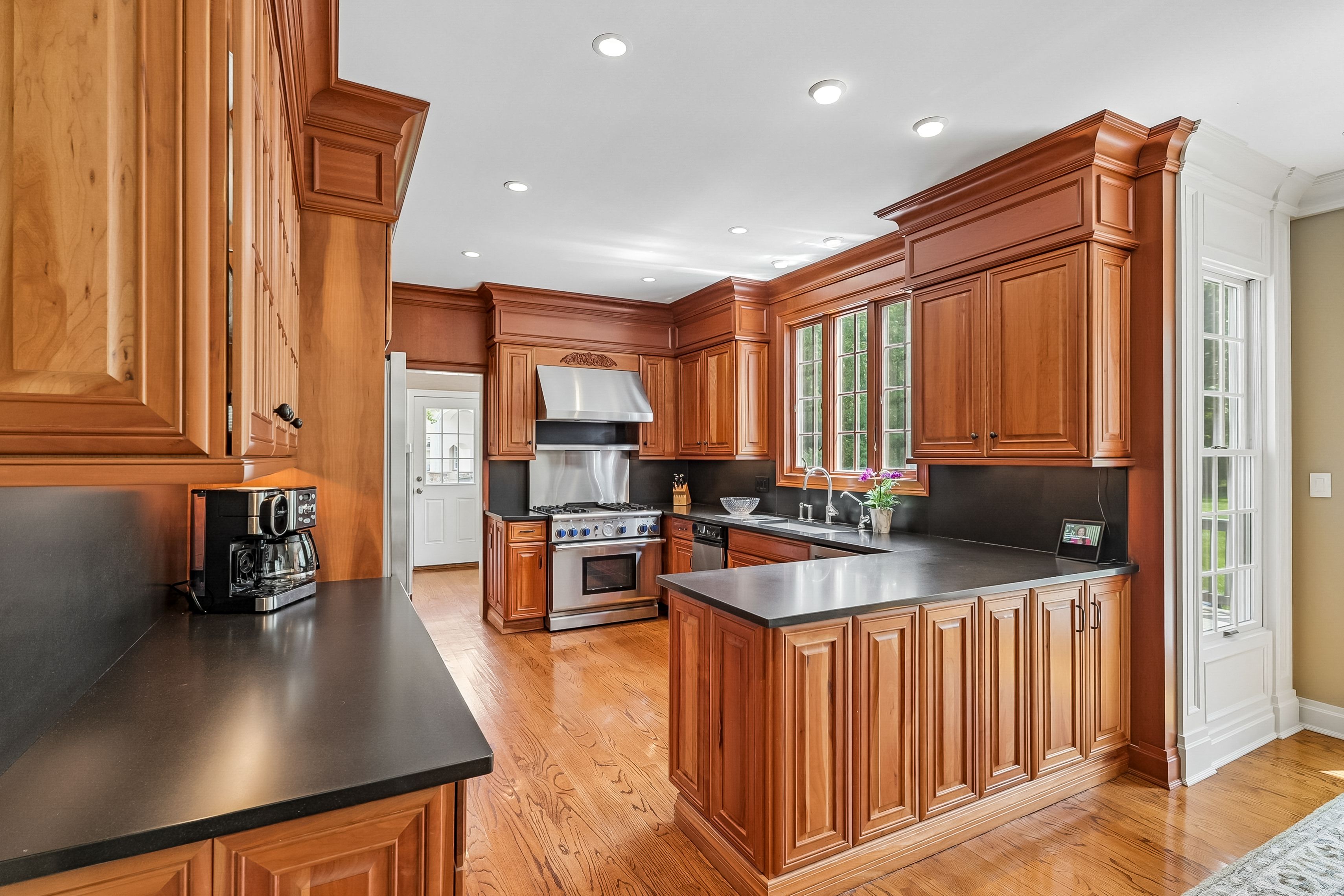 4 Hawkes Court 