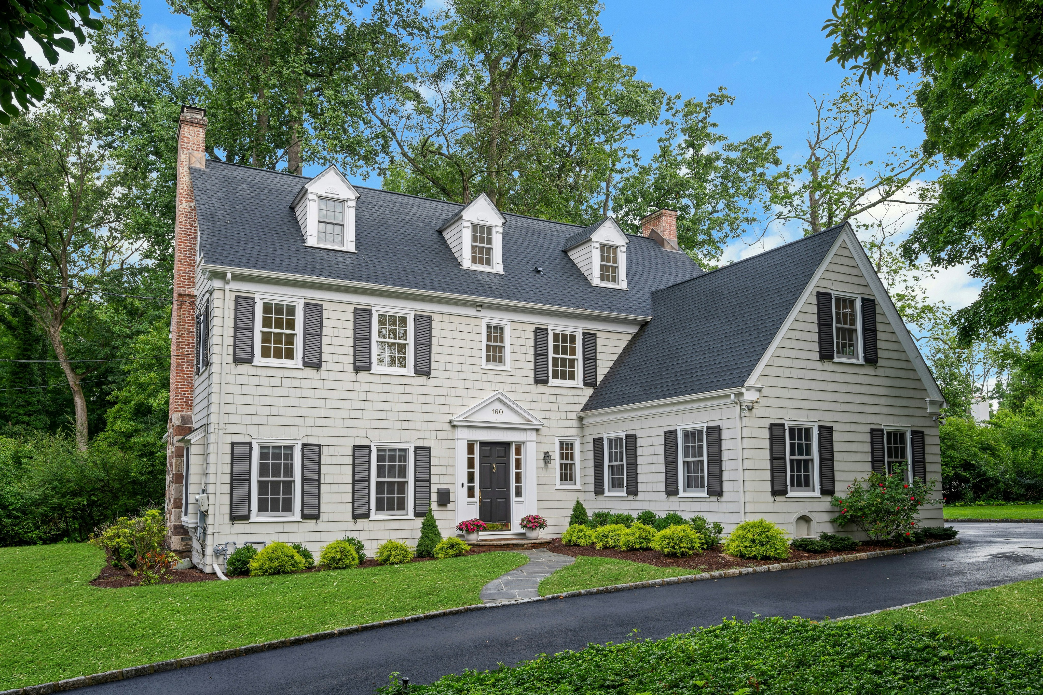 158 Bellevue Avenue 