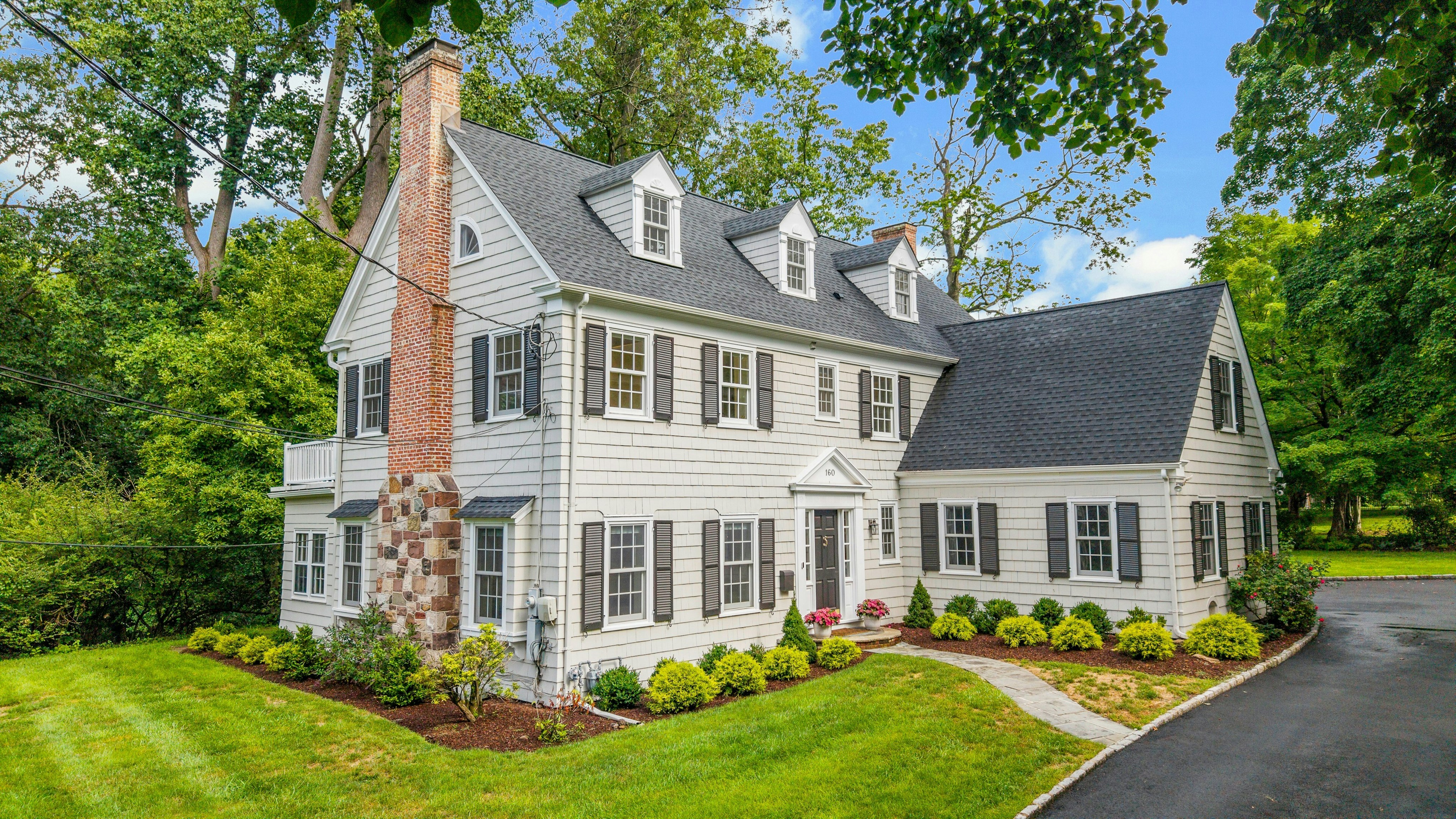 158 Bellevue Avenue 