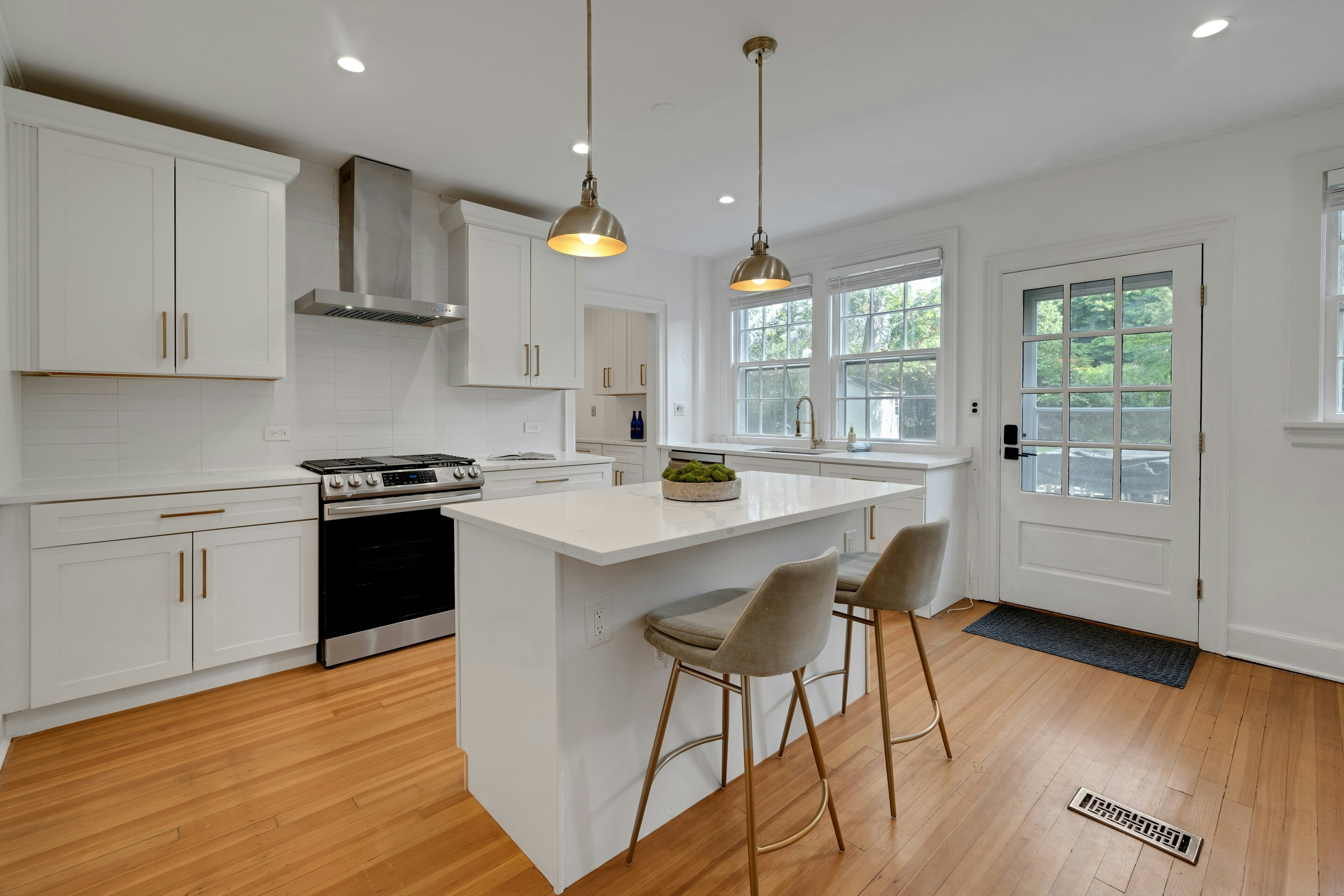 158 Bellevue Avenue 