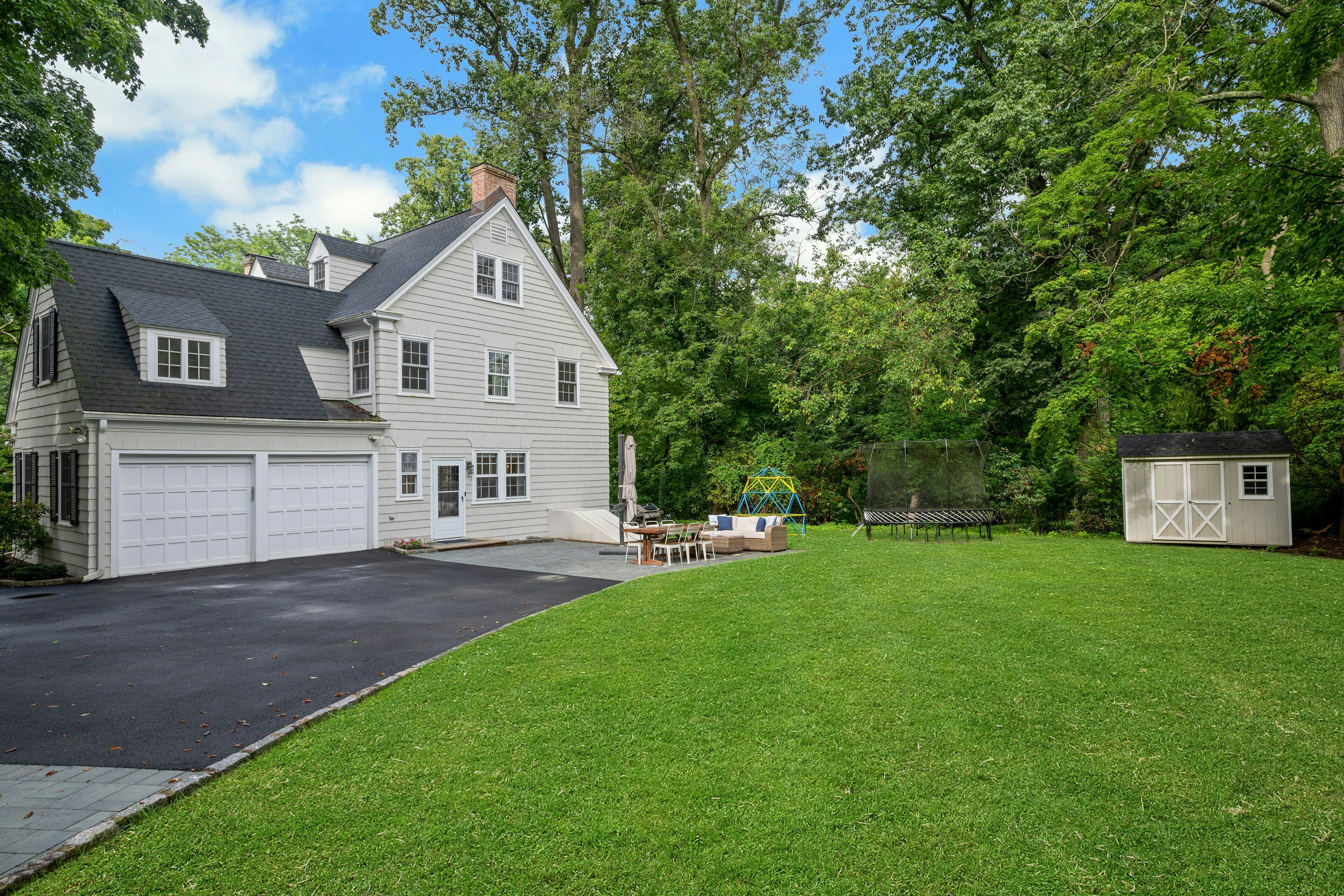 158 Bellevue Avenue 