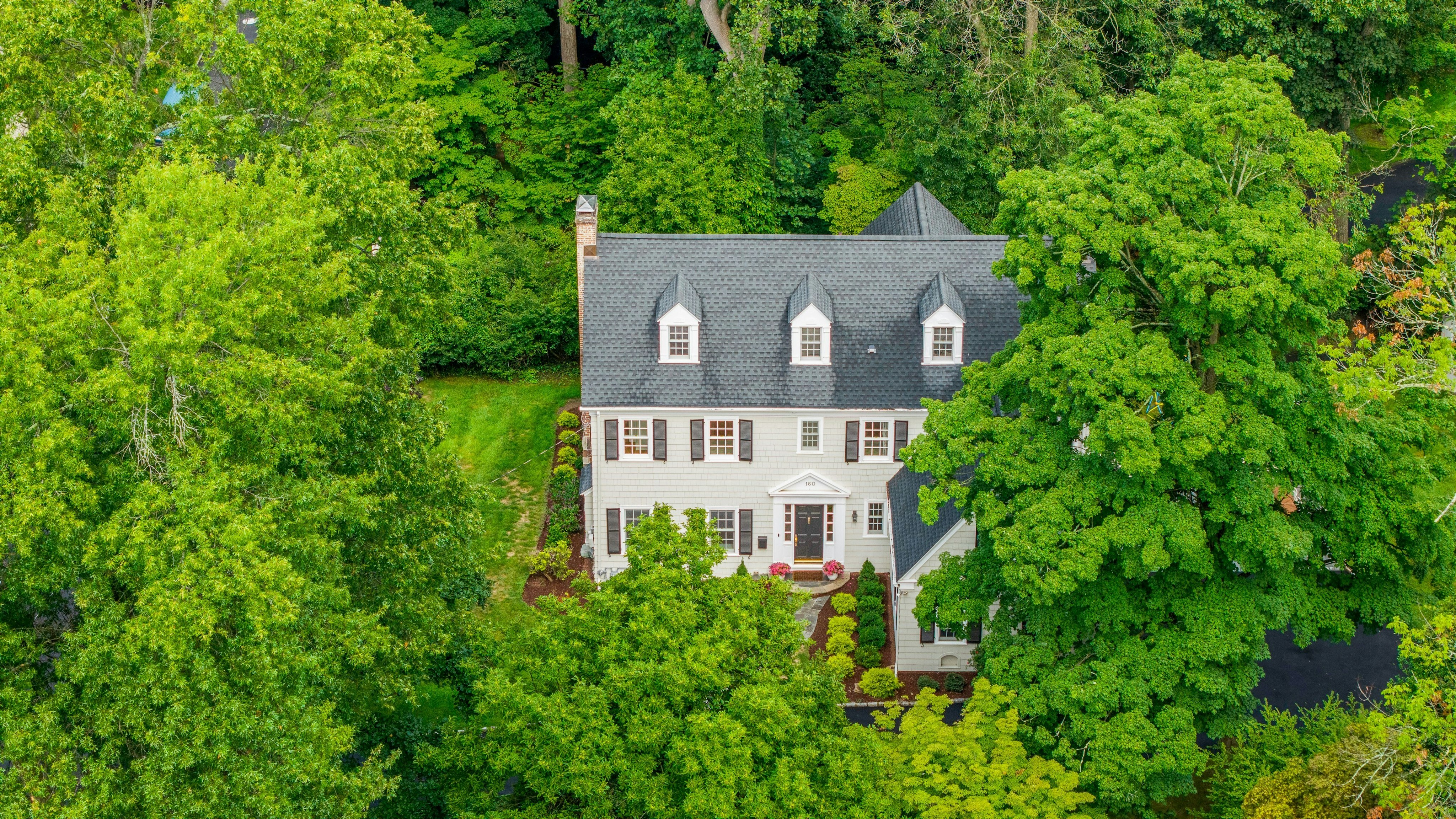 158 Bellevue Avenue 