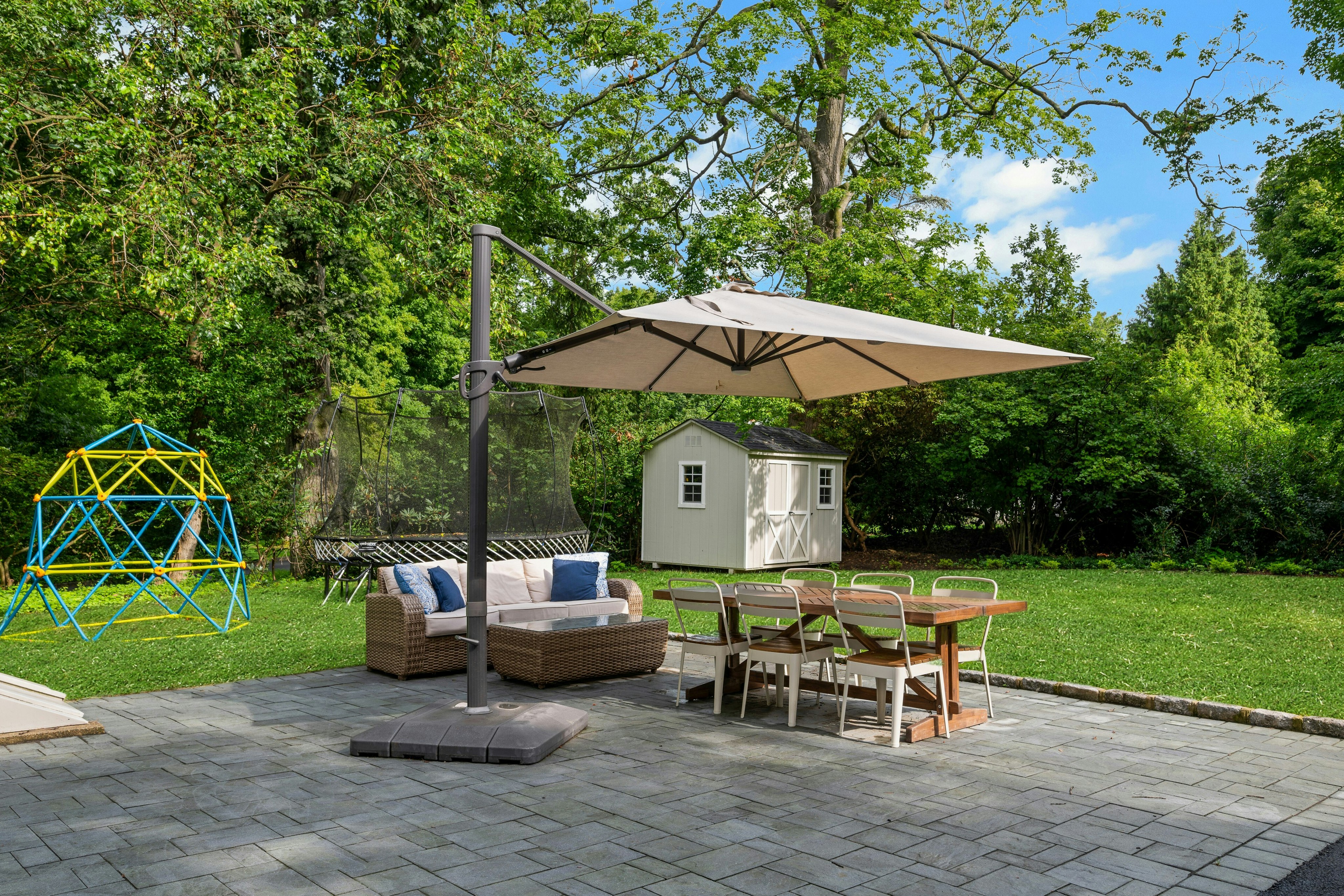 158 Bellevue Avenue 