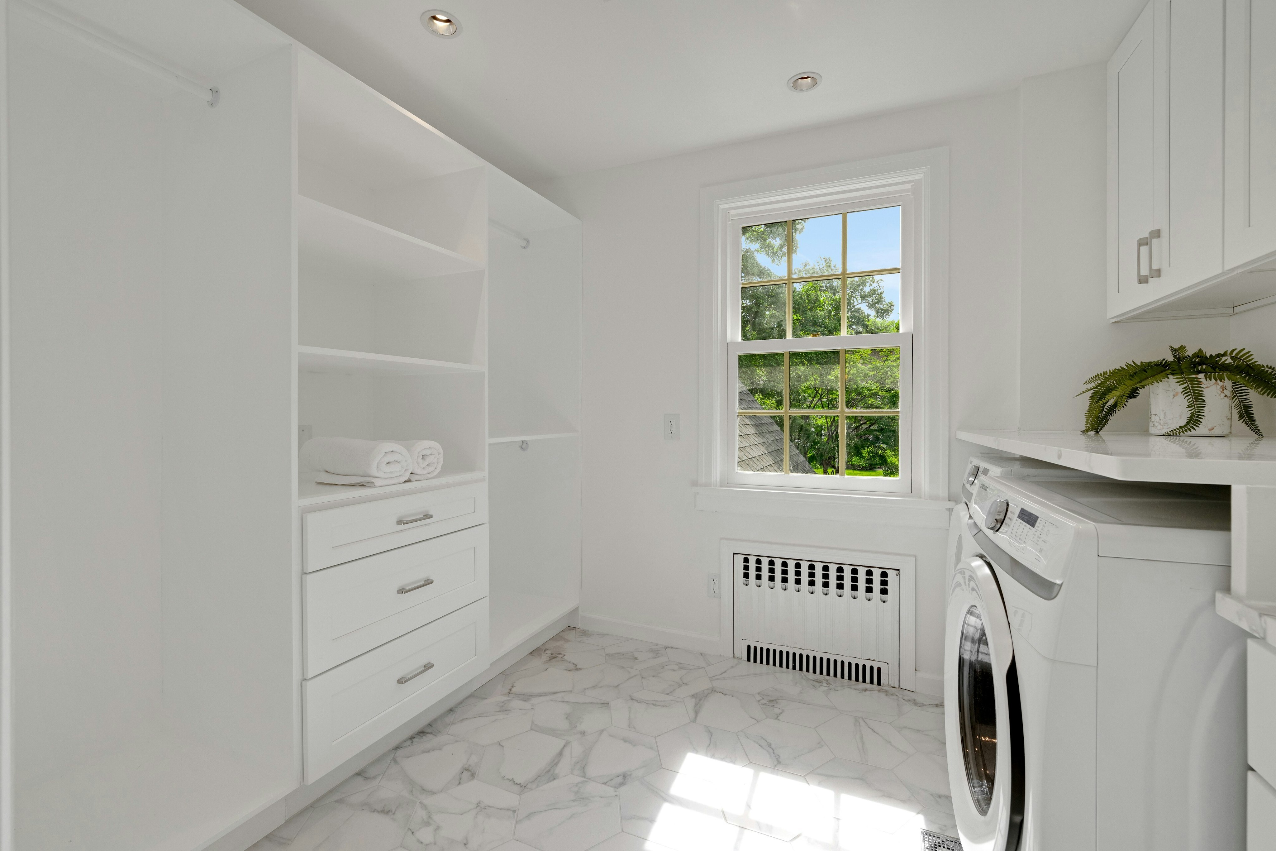 158 Bellevue Avenue 