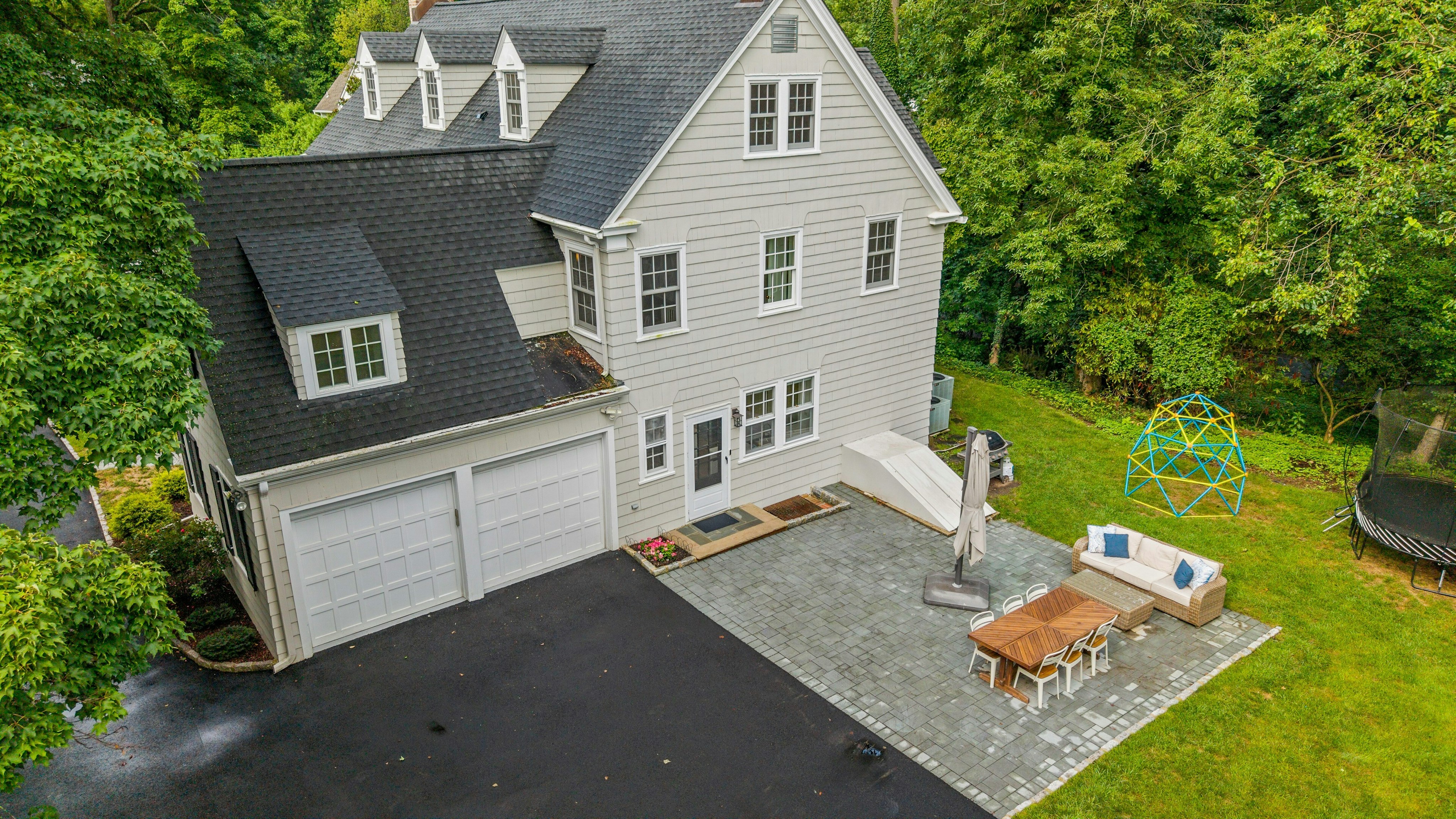 158 Bellevue Avenue 
