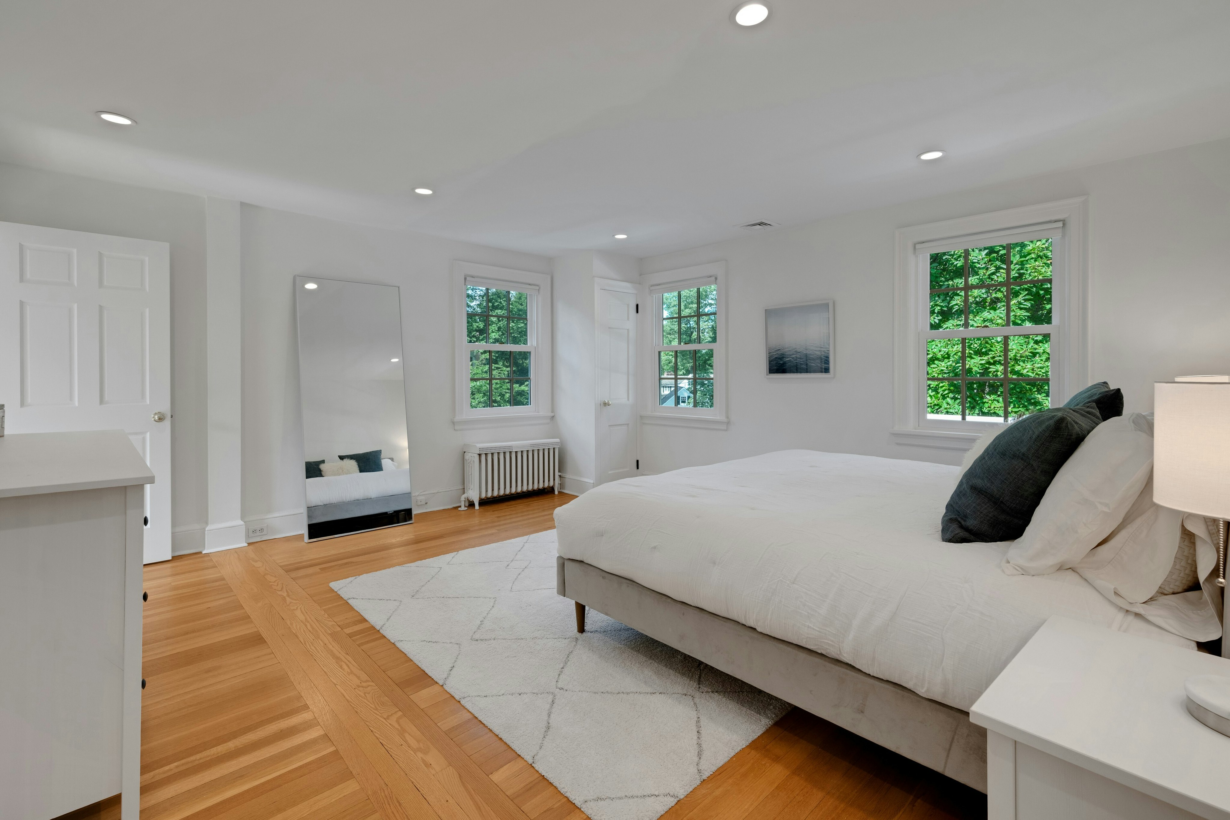 158 Bellevue Avenue 