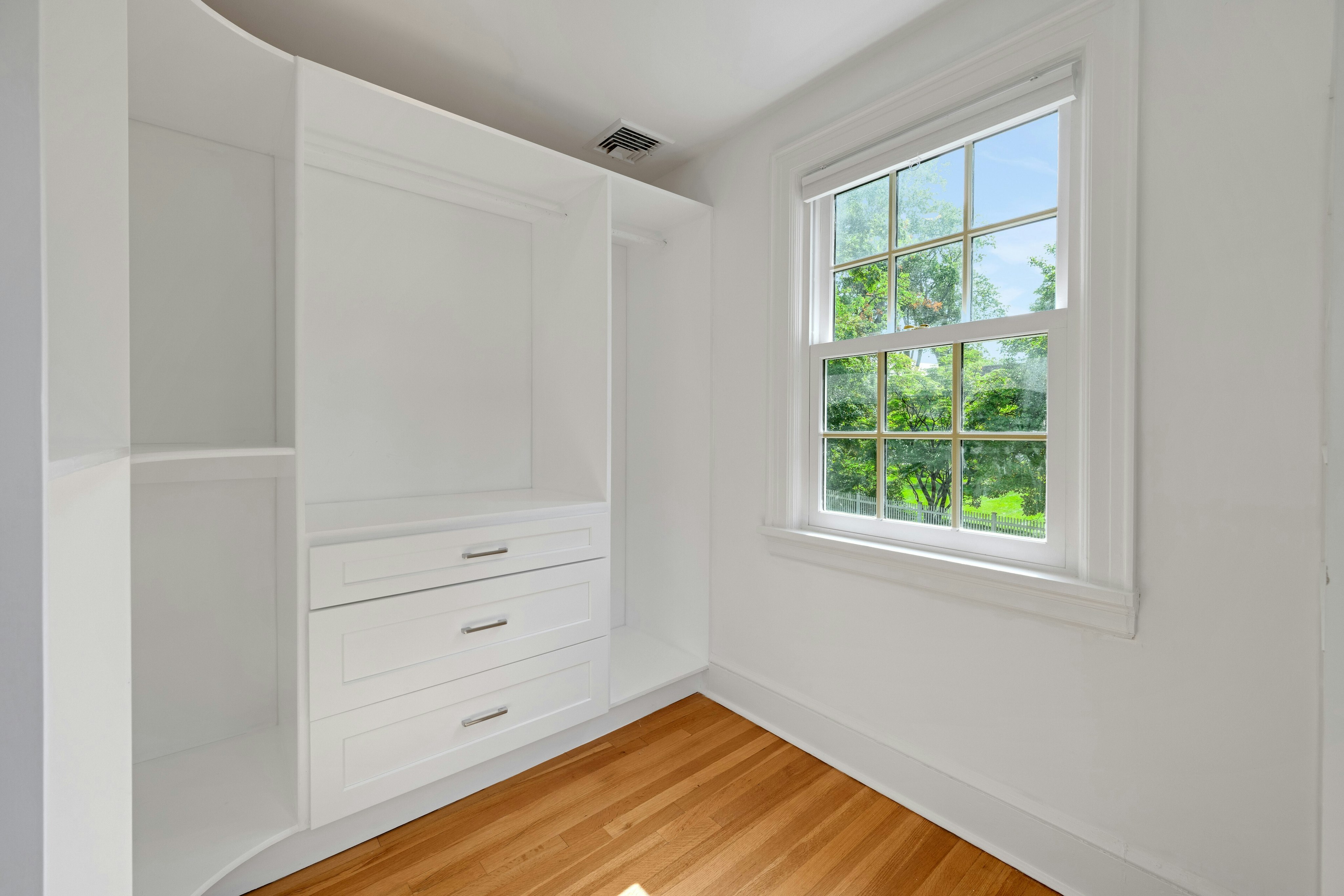 158 Bellevue Avenue 
