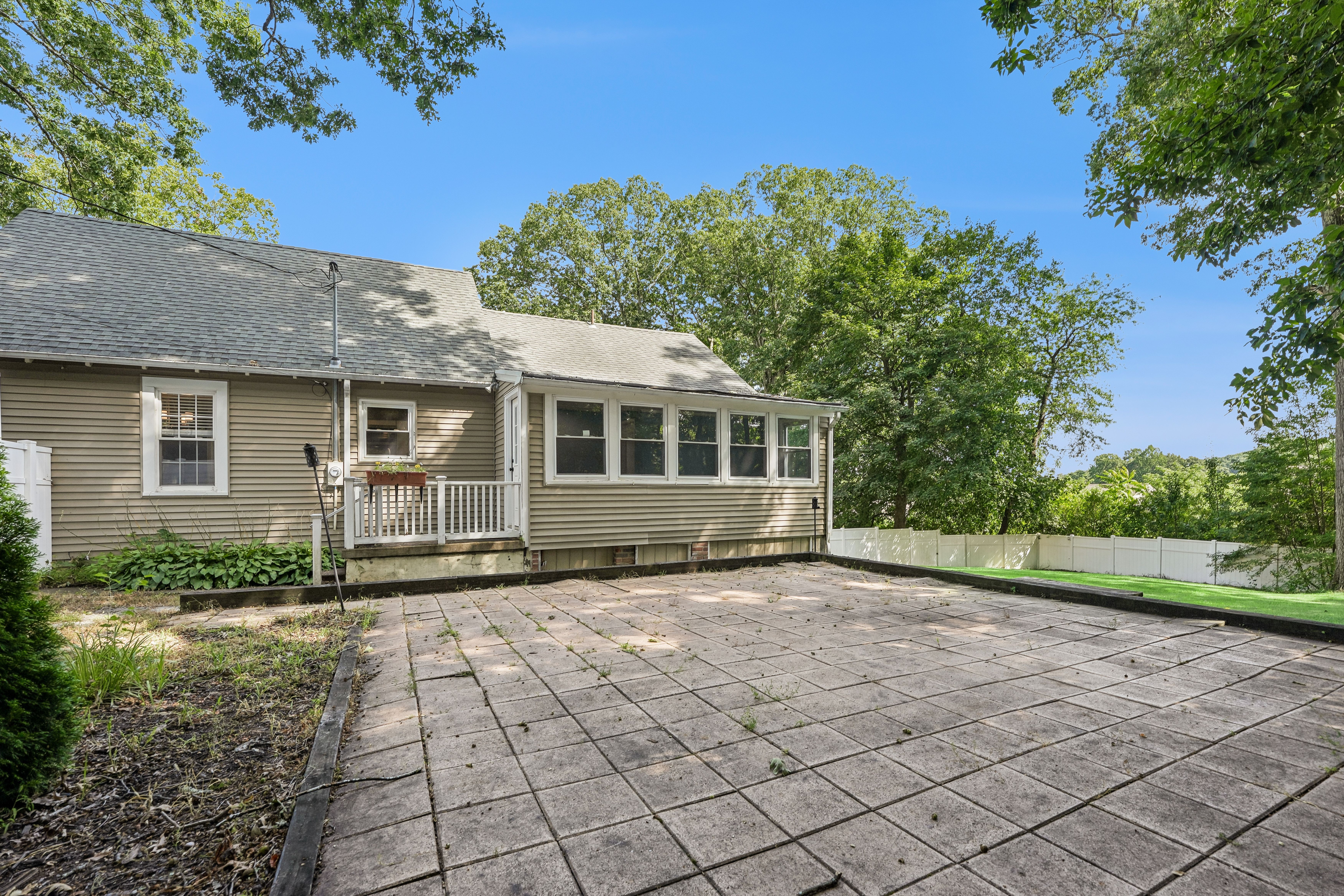 6 Woodlawn Terrace 