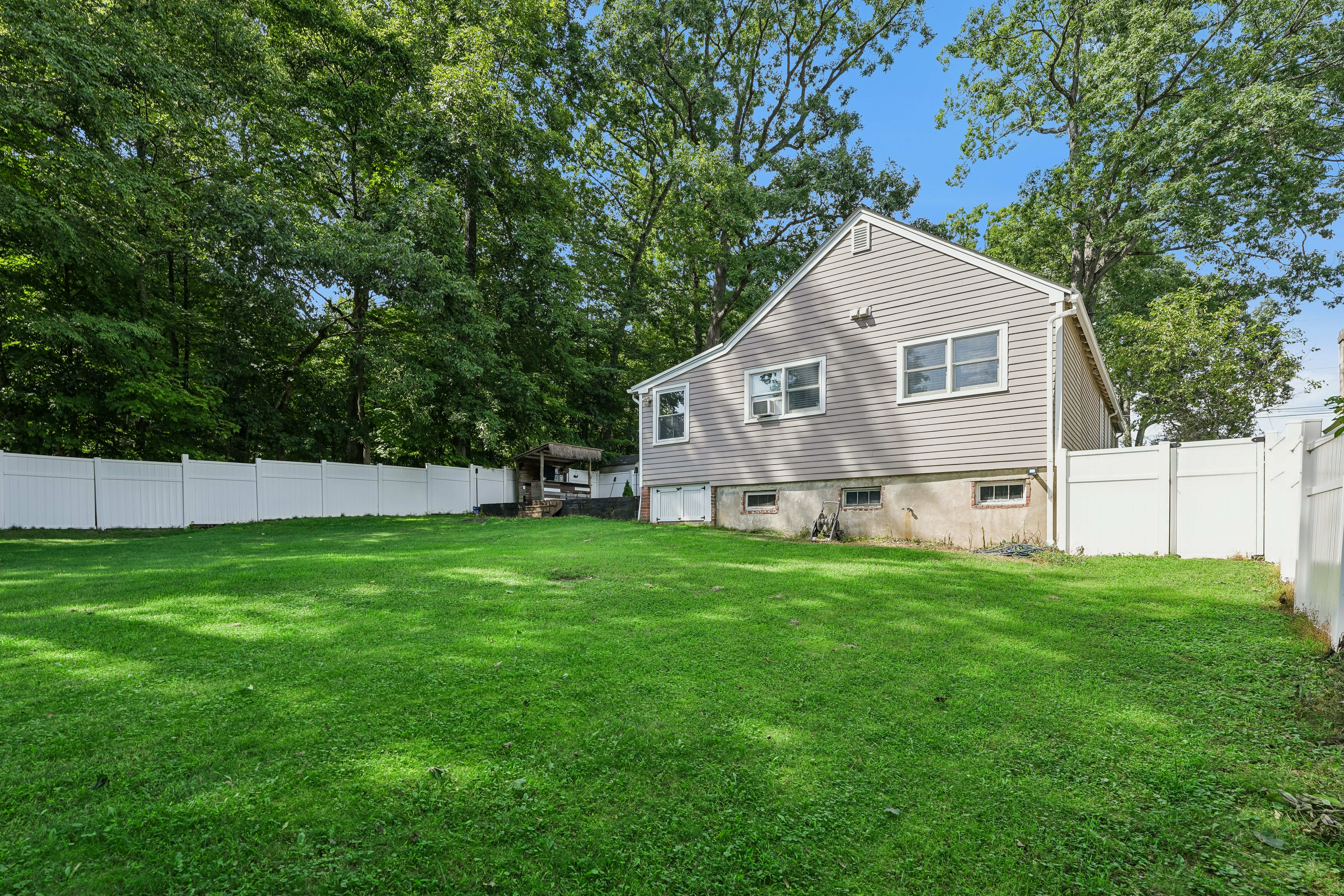 6 Woodlawn Terrace 