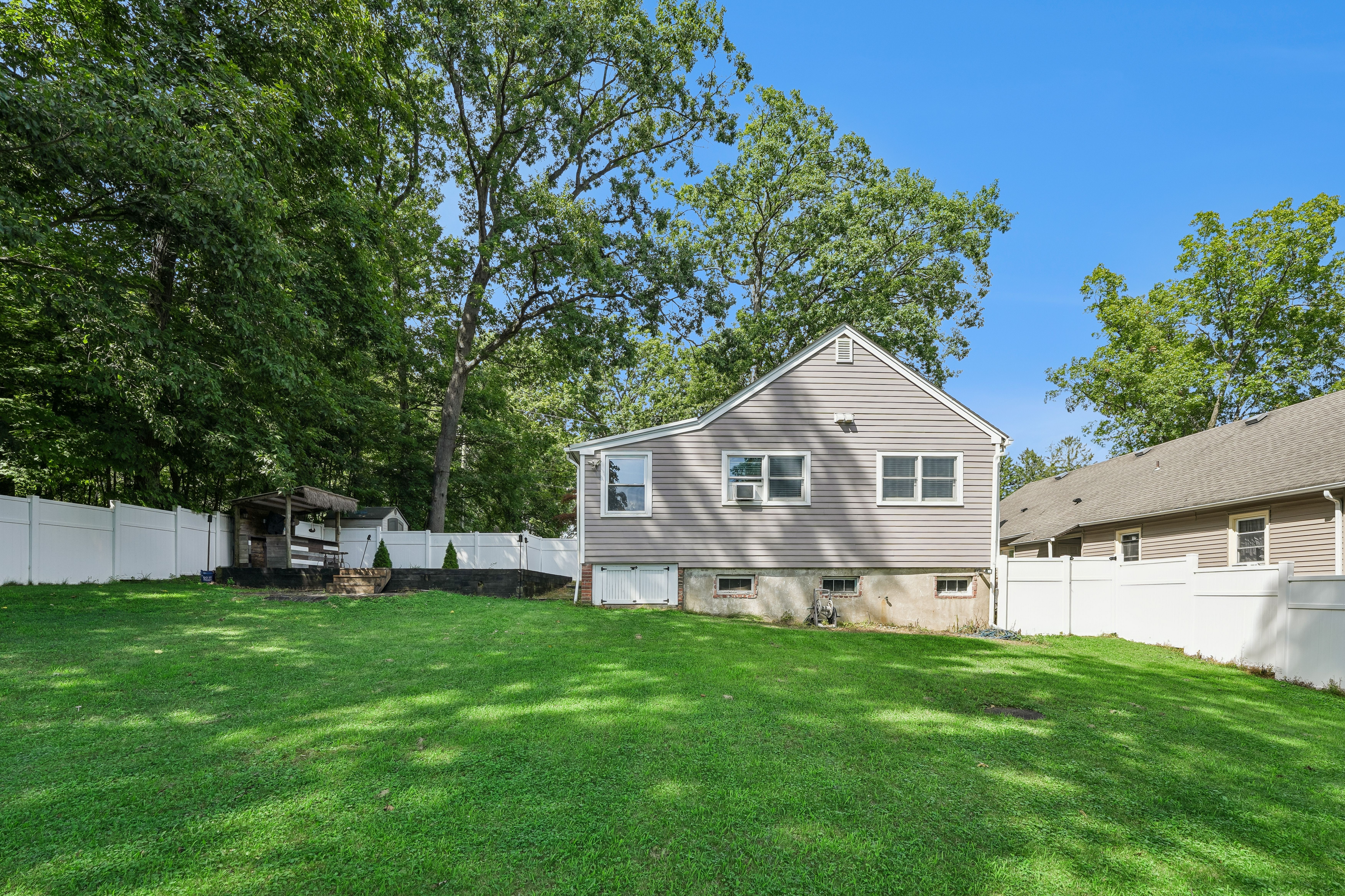 6 Woodlawn Terrace 
