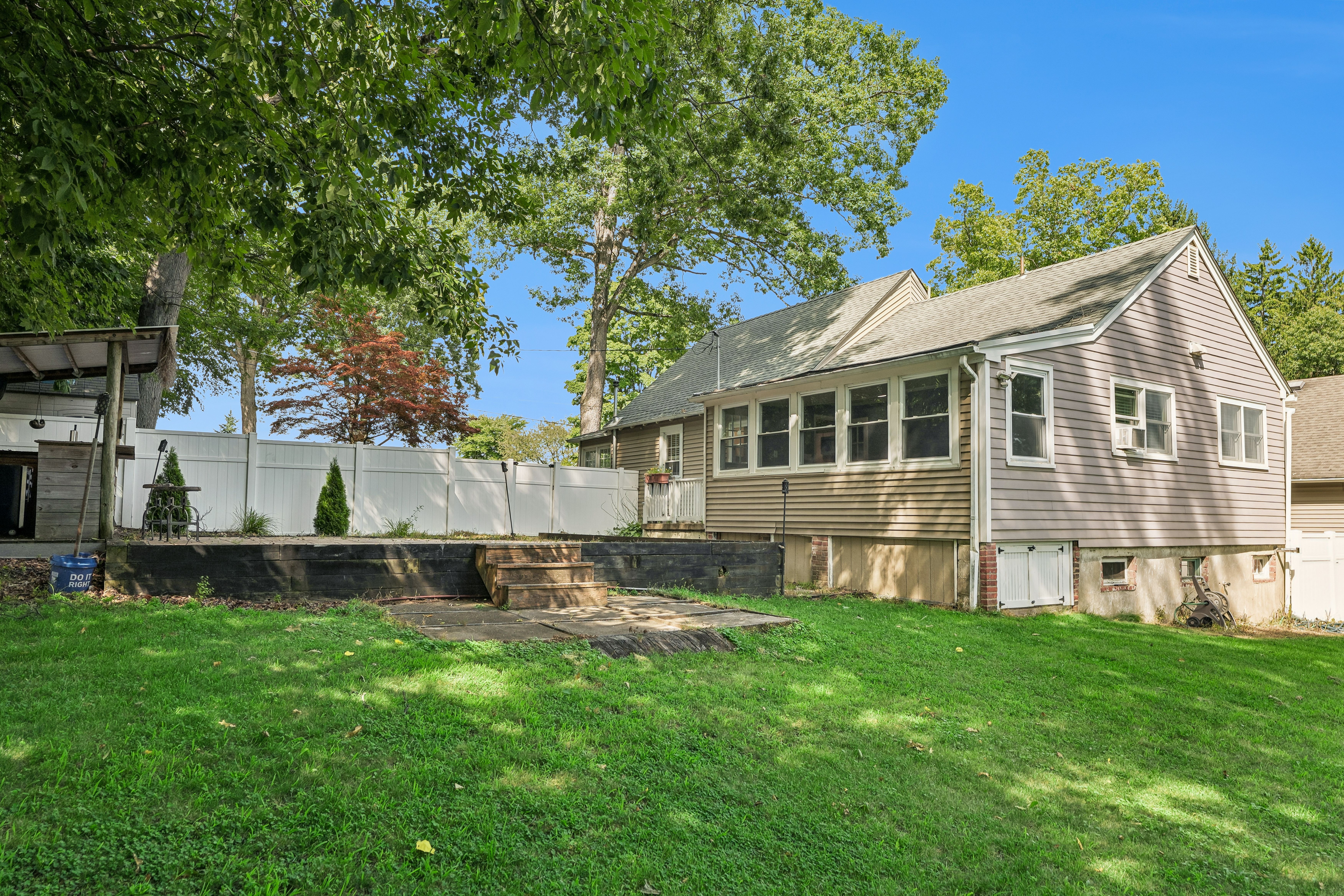 6 Woodlawn Terrace 