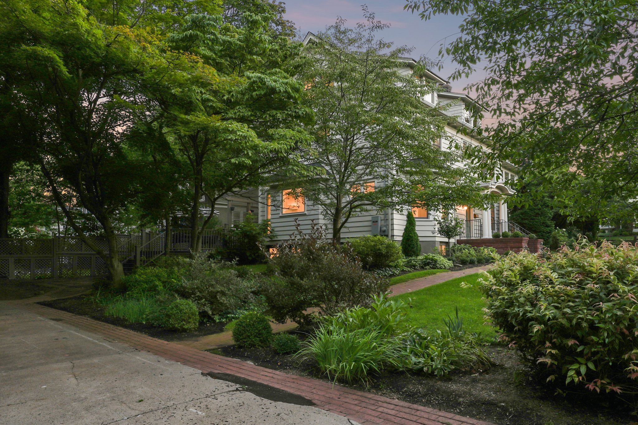 150 Gordonhurst Avenue 