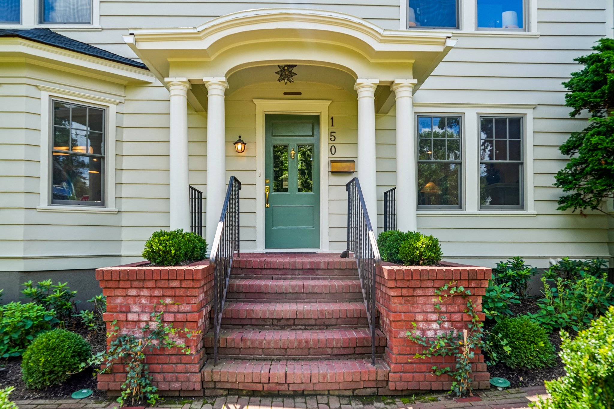 150 Gordonhurst Avenue 