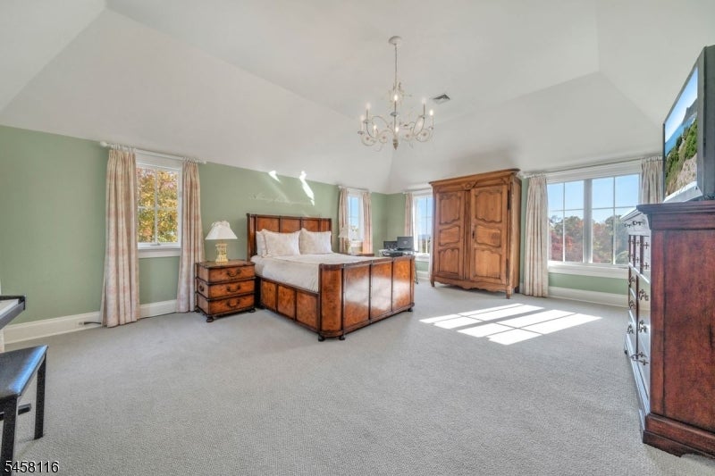 211 Mountainview Estate