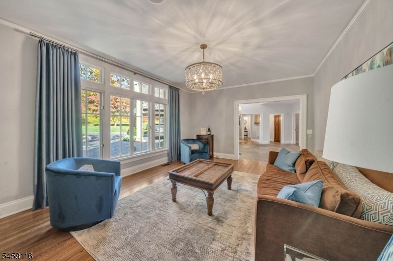 211 Mountainview Estate