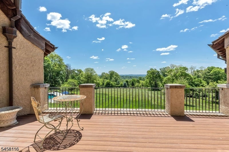 211 Mountainview Estate