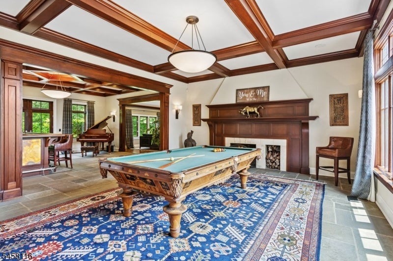 211 Mountainview Estate