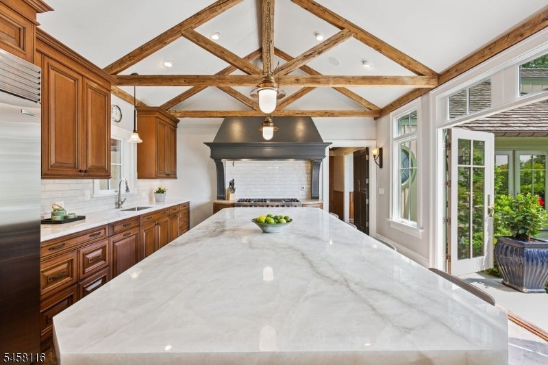 211 Mountainview Estate