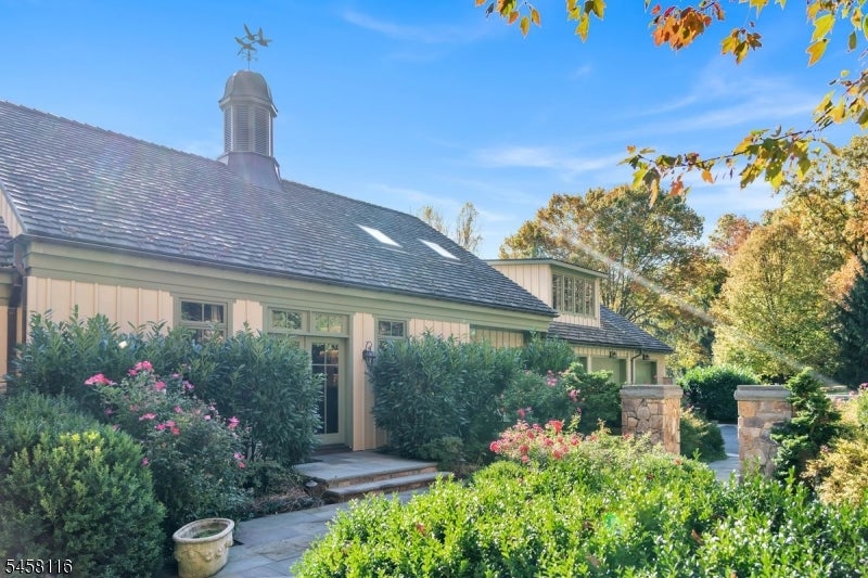 211 Mountainview Estate
