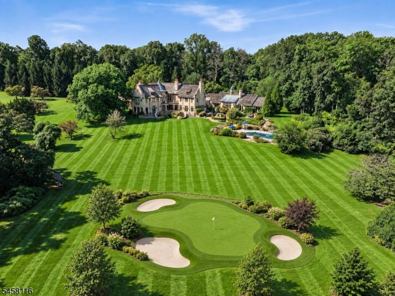 211 Mountainview Estate