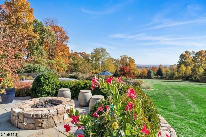 211 Mountainview Estate