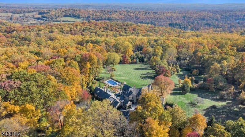 211 Mountainview Estate