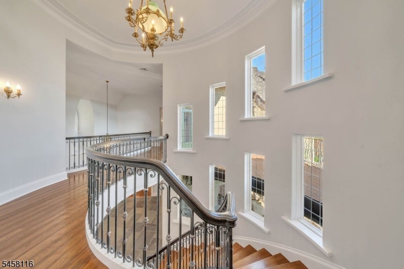 211 Mountainview Estate