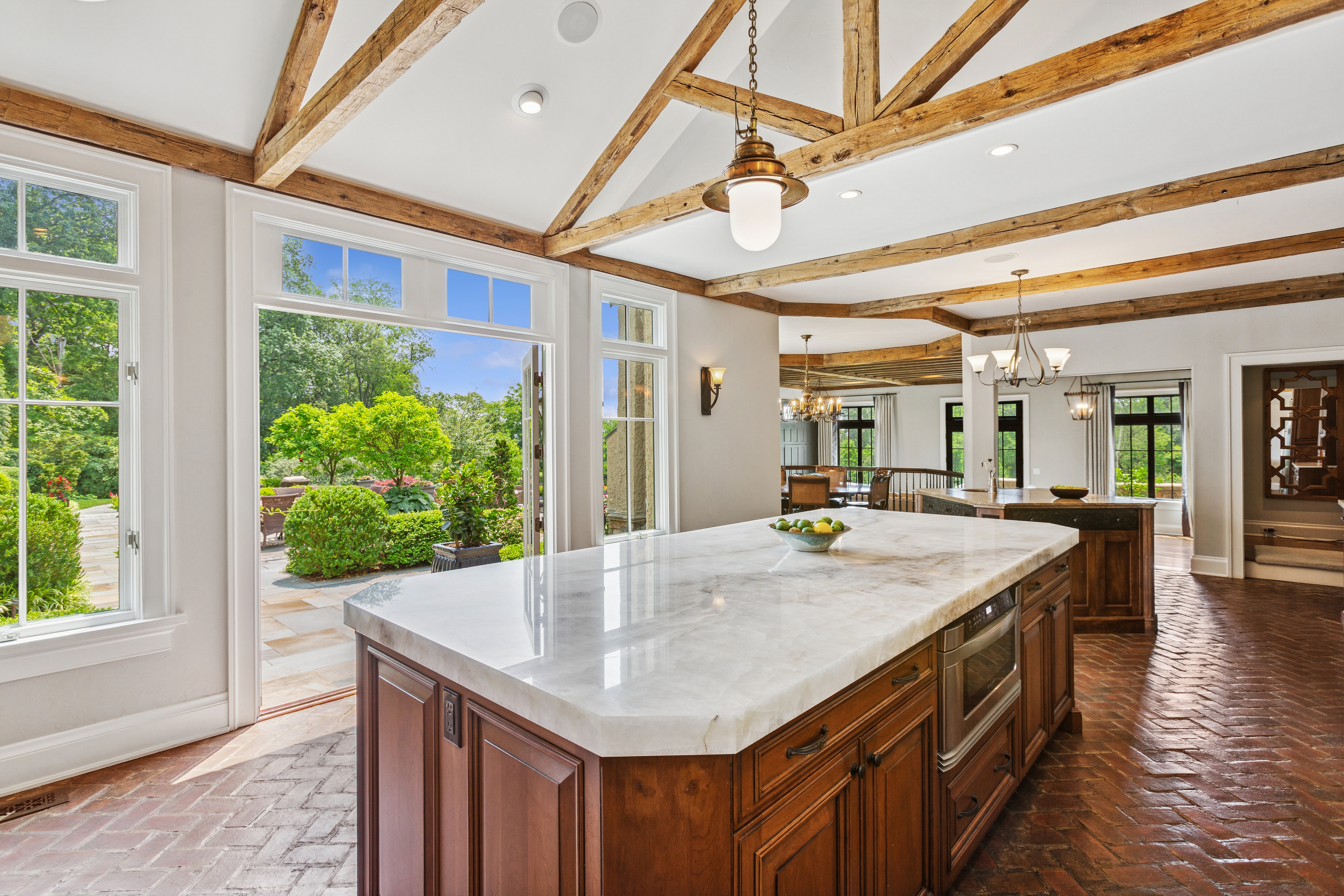211 Mountainview Estate 