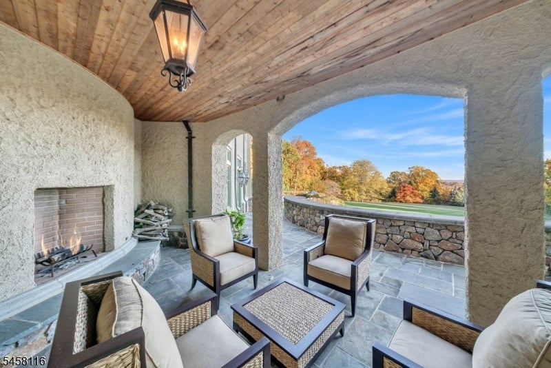 211 Mountainview Estate