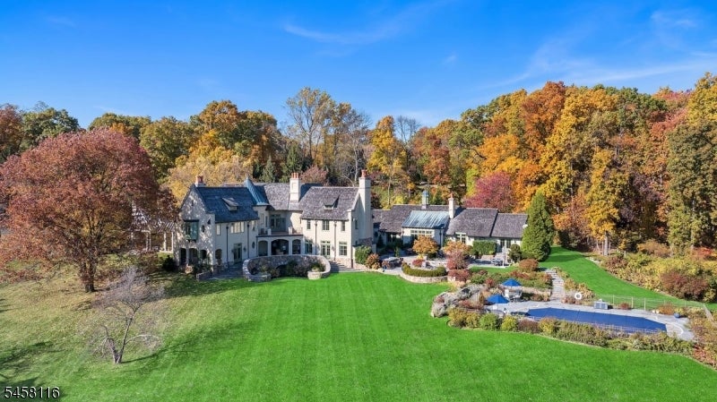 211 Mountainview Estate
