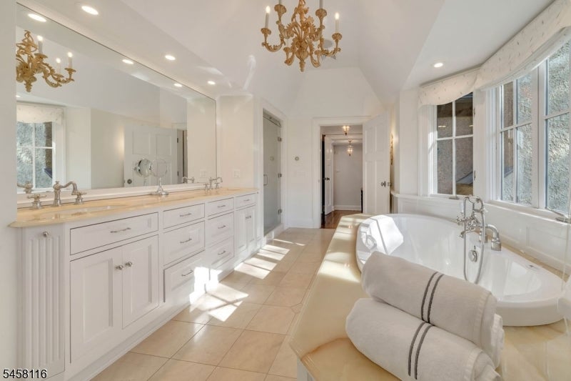 211 Mountainview Estate