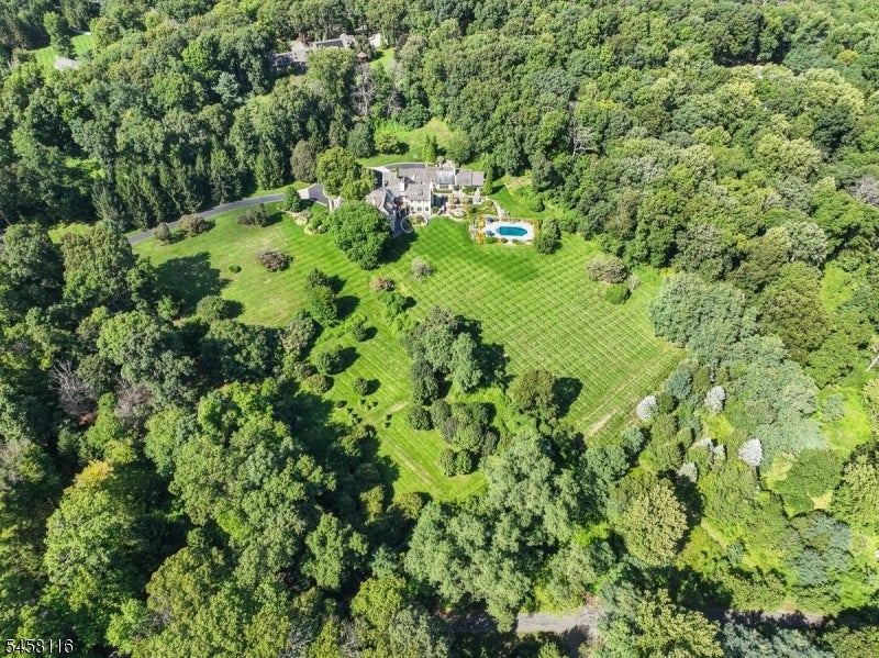 211 Mountainview Estate