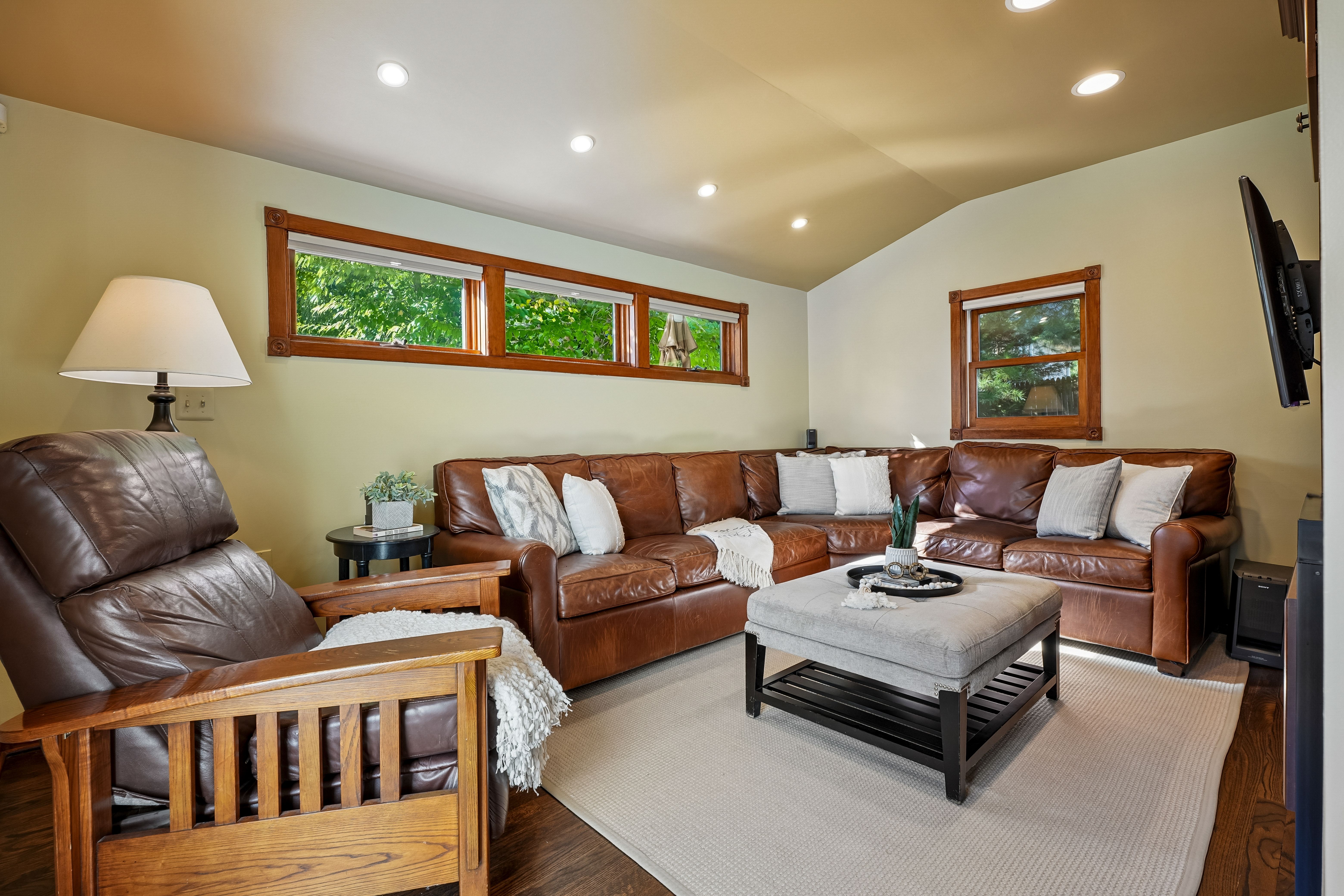 11 Meadowbrook Court 