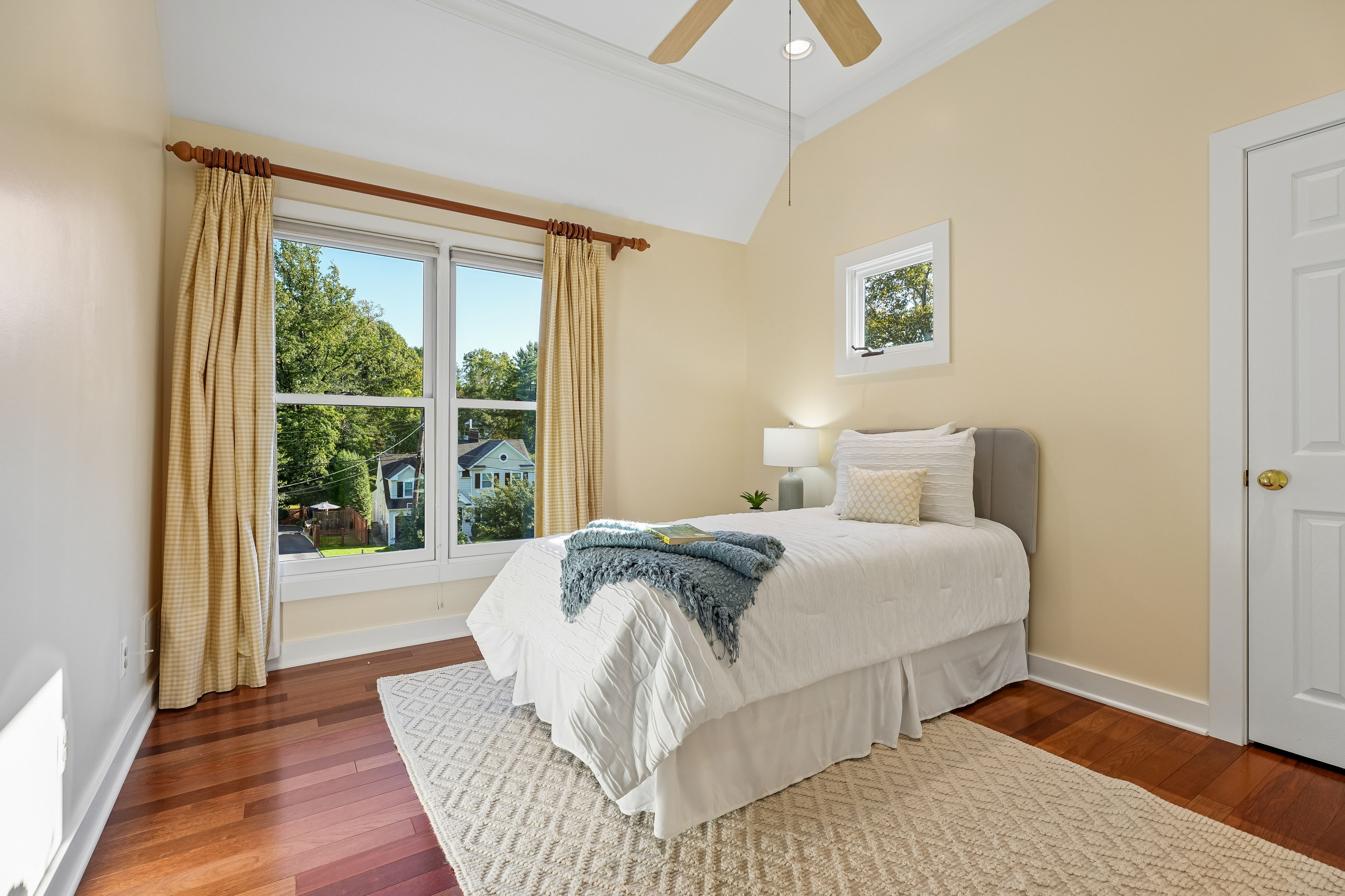 11 Meadowbrook Court 