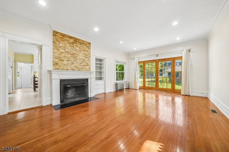 1001 Central Ave