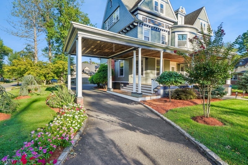 1001 Central Ave