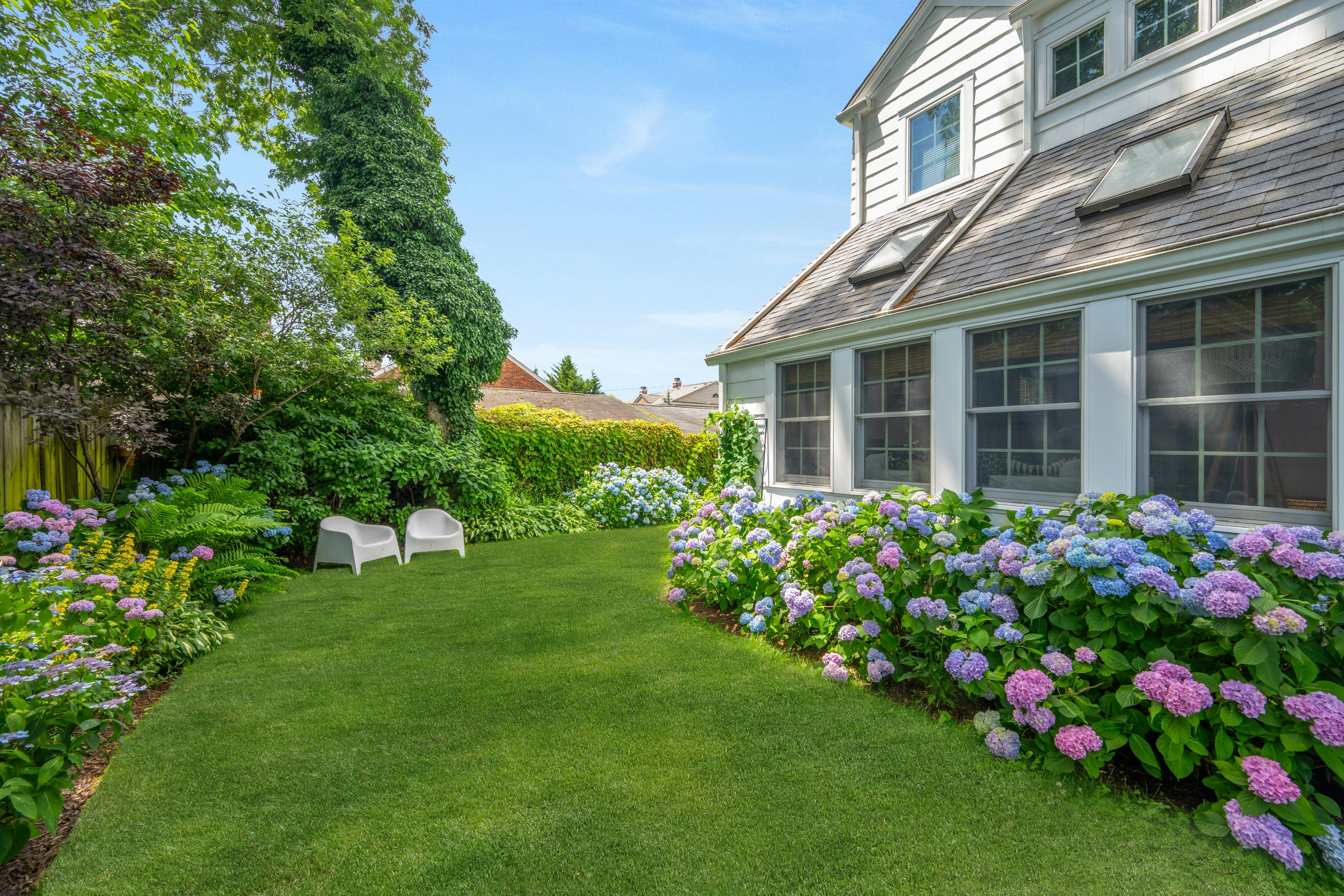 12 Hillside Avenue 