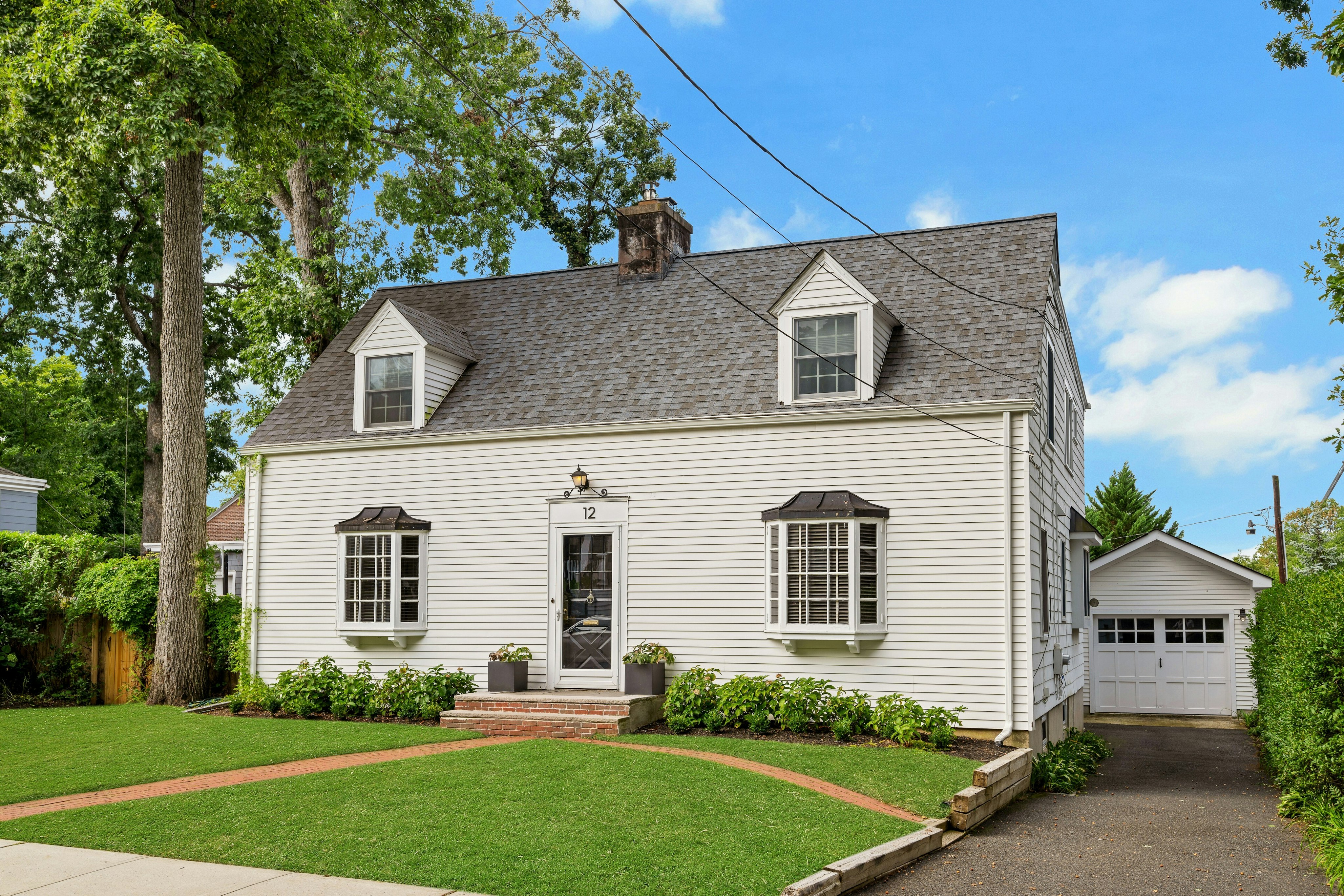 12 Hillside Avenue 