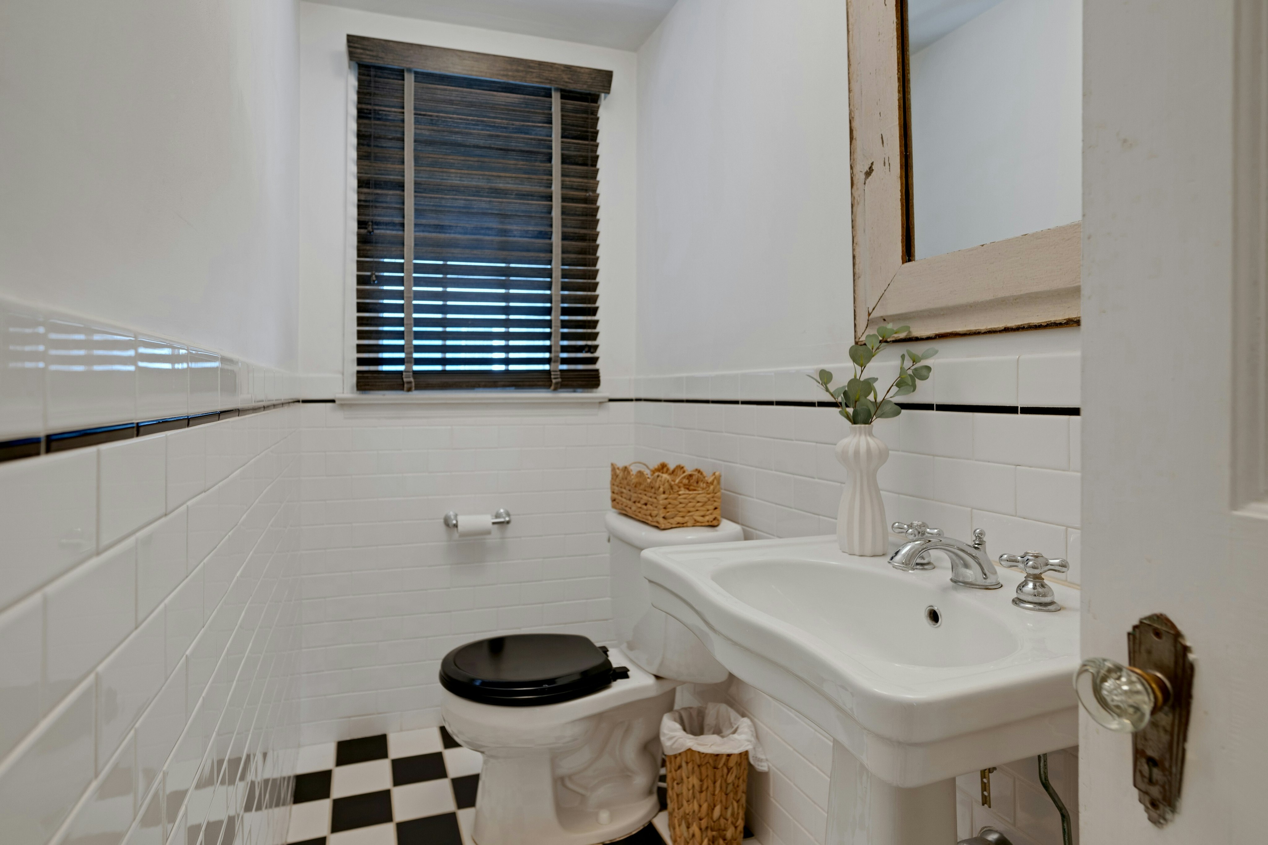 12 Hillside Avenue 