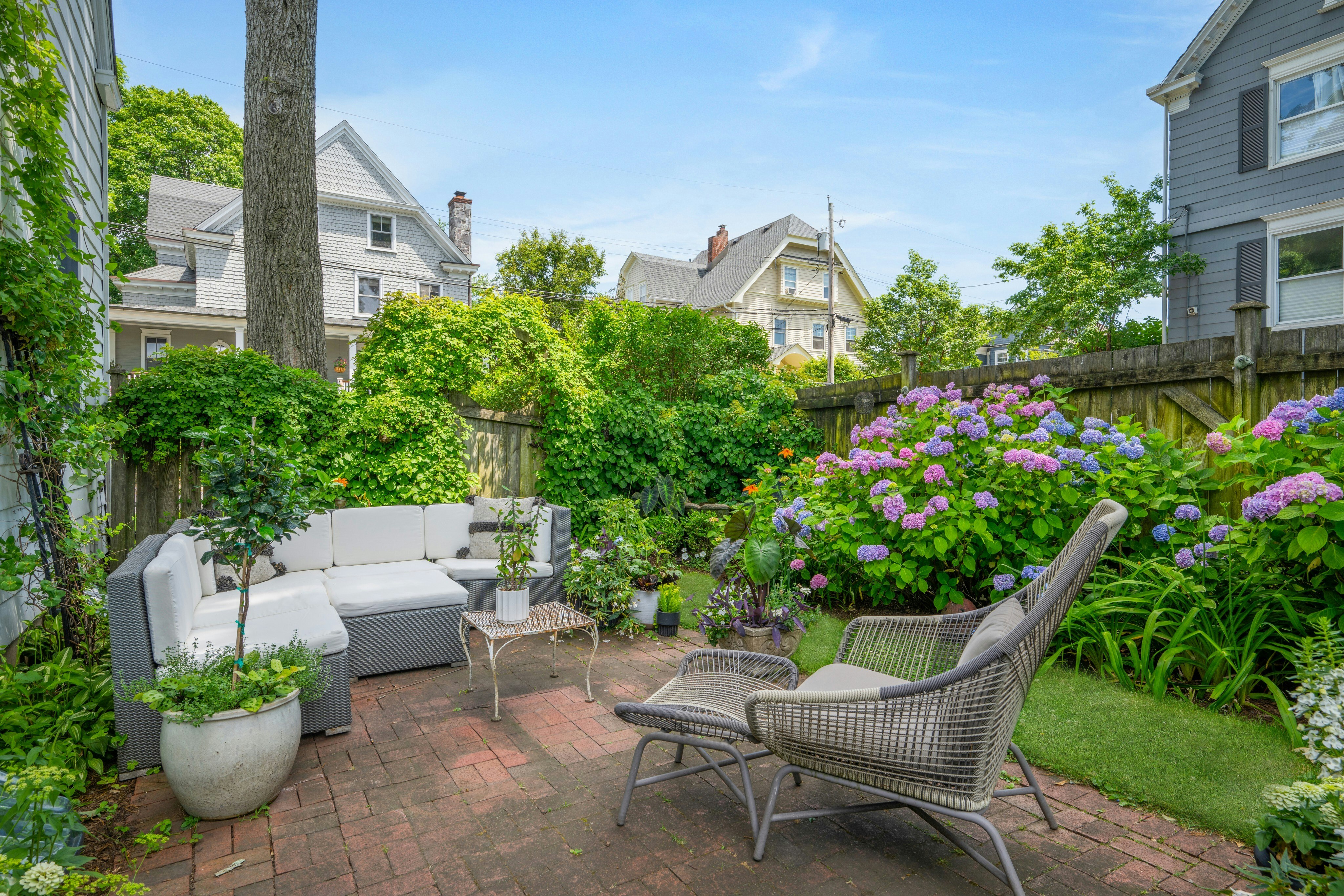 12 Hillside Avenue 