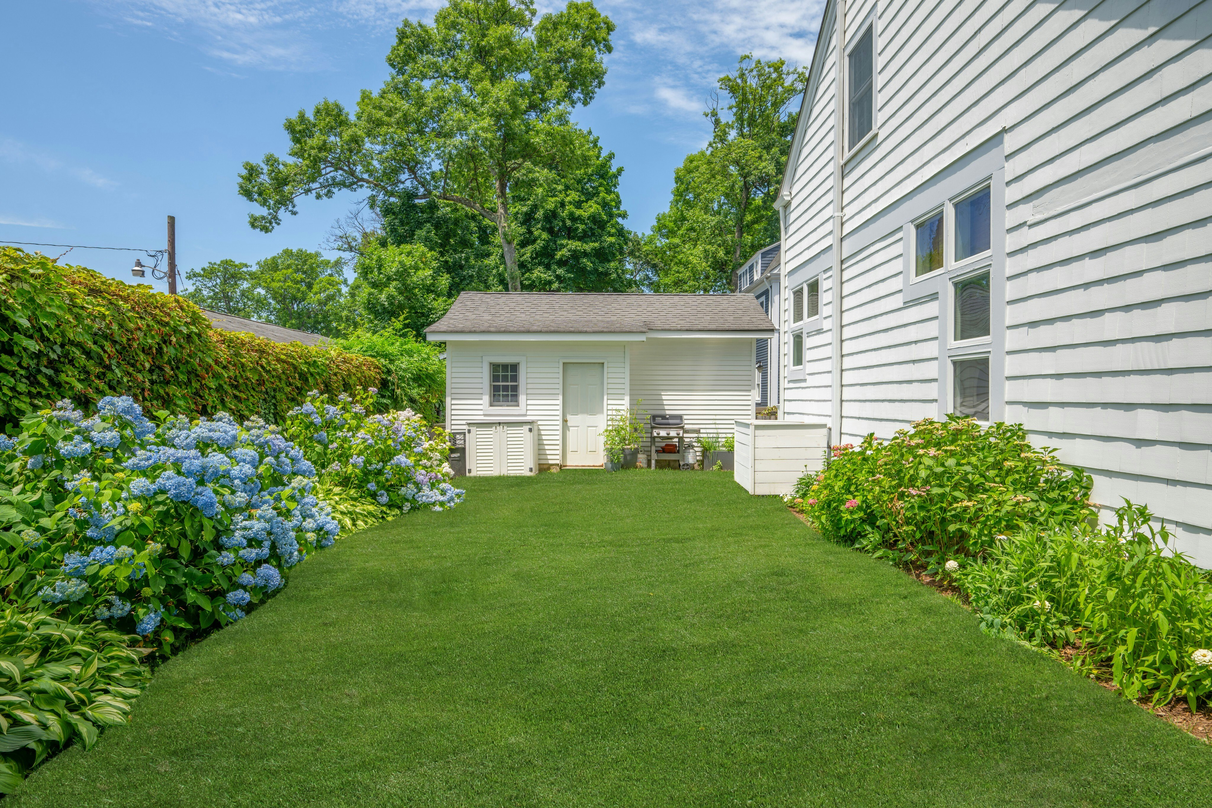 12 Hillside Avenue 