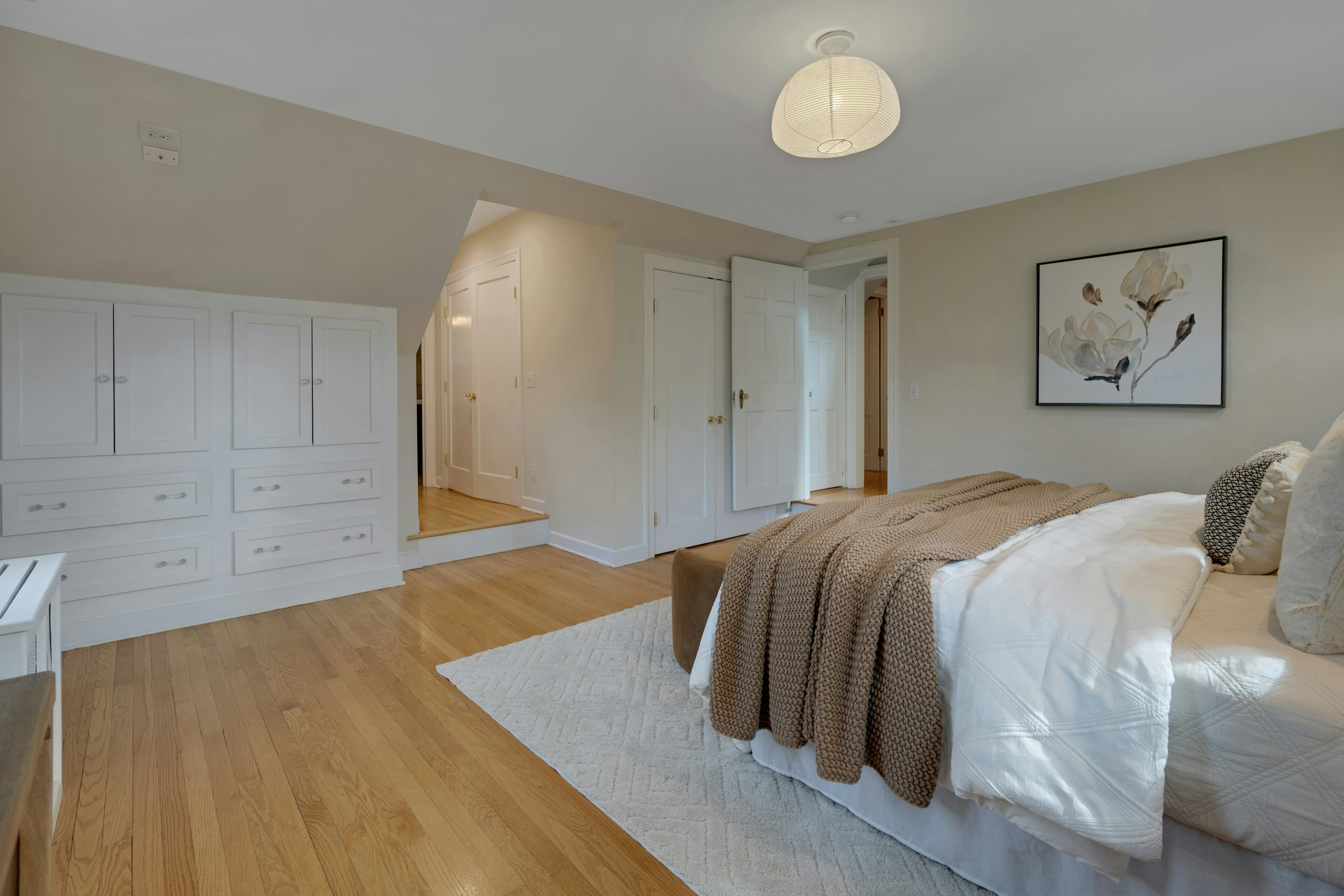 12 Hillside Avenue 